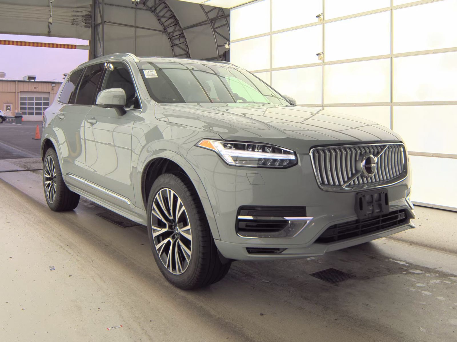 2025 Volvo XC90 Plug-In Hybrid T8 Plus AWD