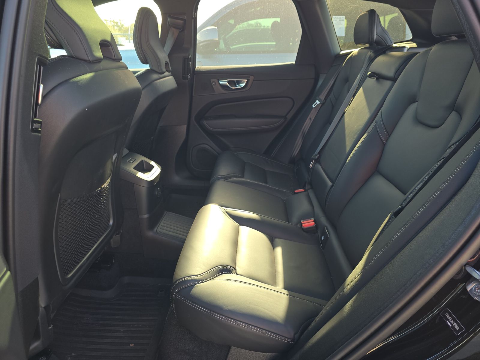 2024 Volvo XC60 Recharge T8 Ultimate Black Edition AWD