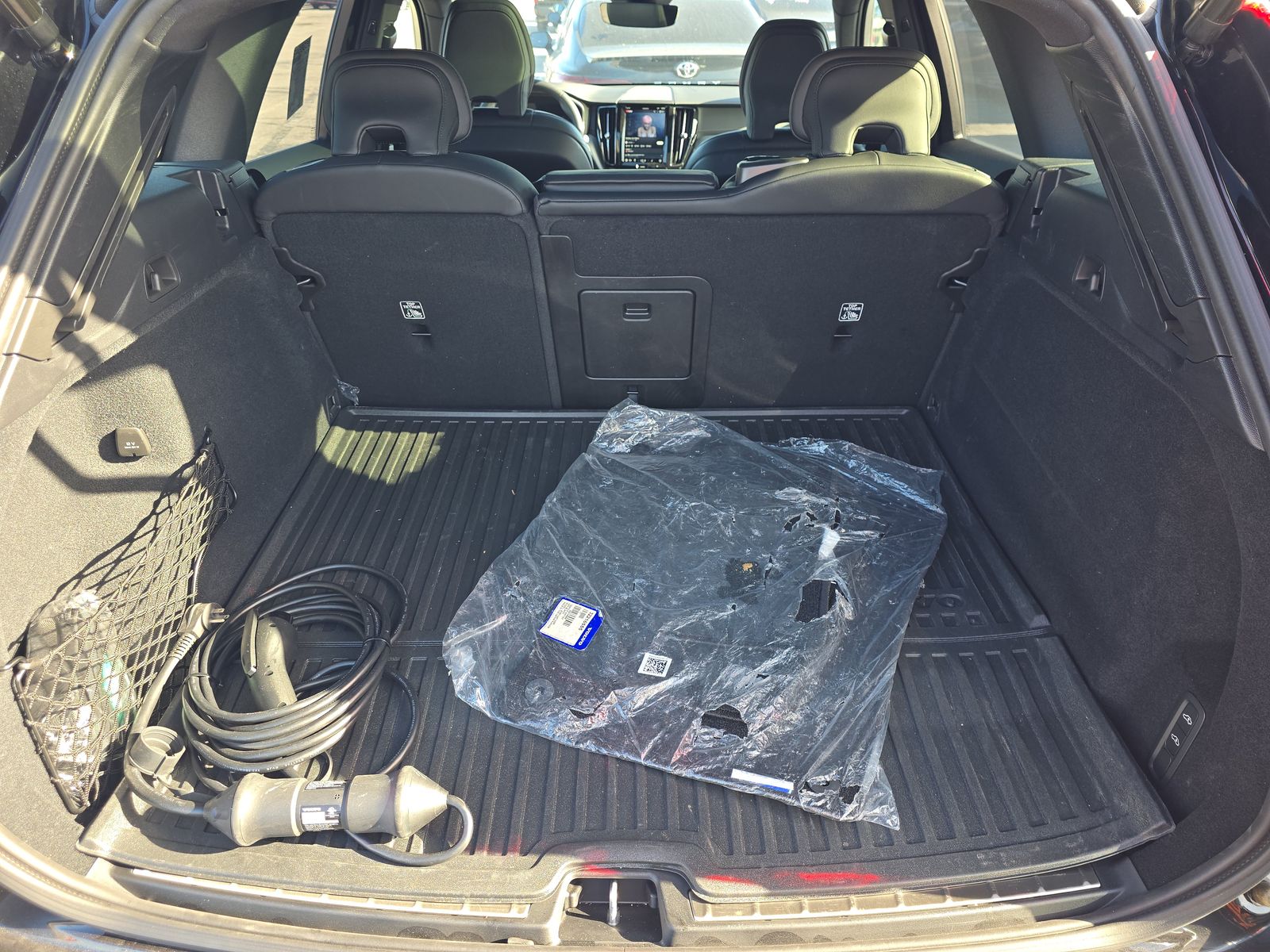 2024 Volvo XC60 Recharge T8 Ultimate Black Edition AWD