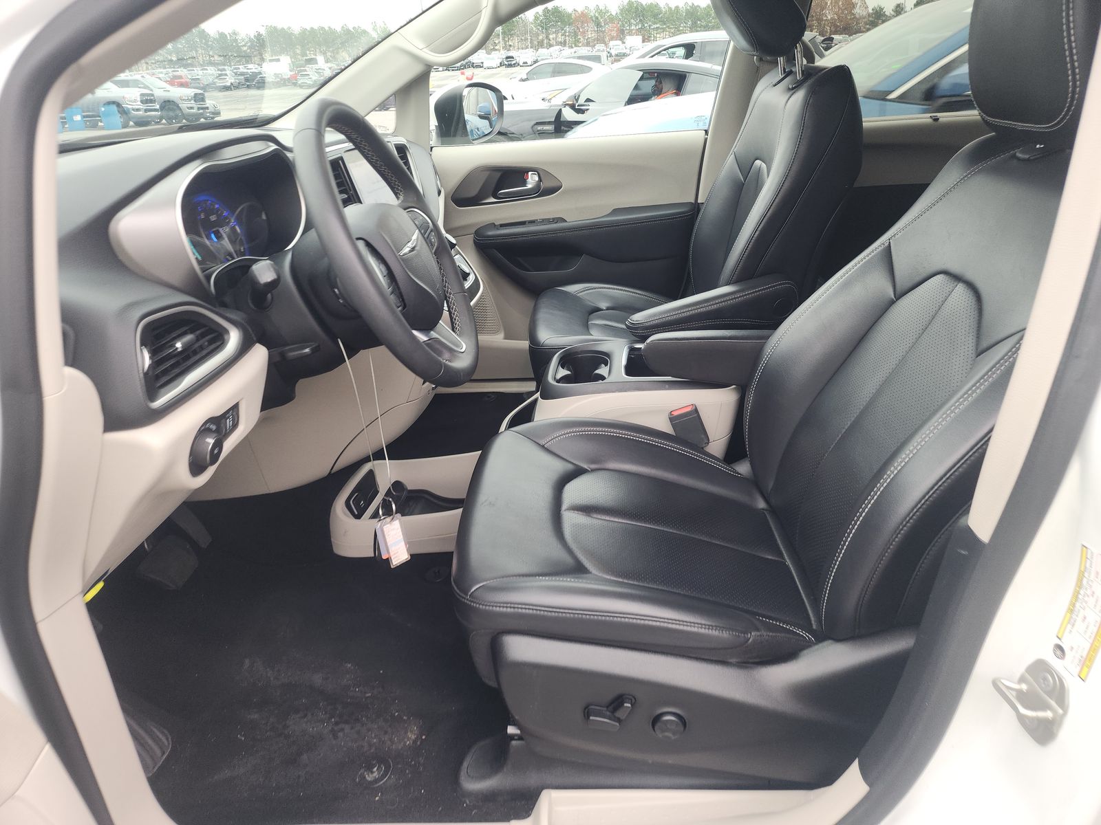 2023 Chrysler Pacifica Touring L FWD