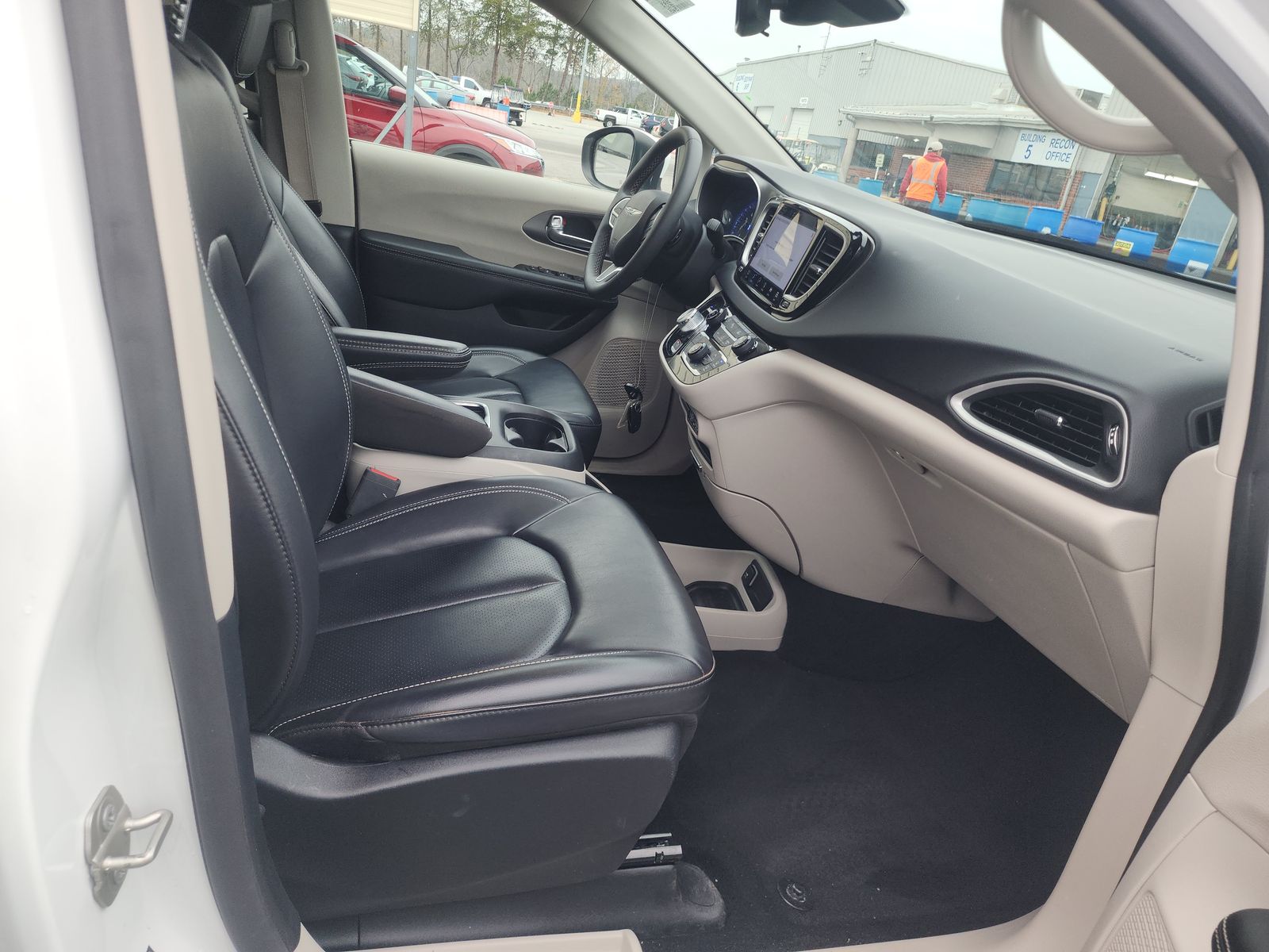 2023 Chrysler Pacifica Touring L FWD