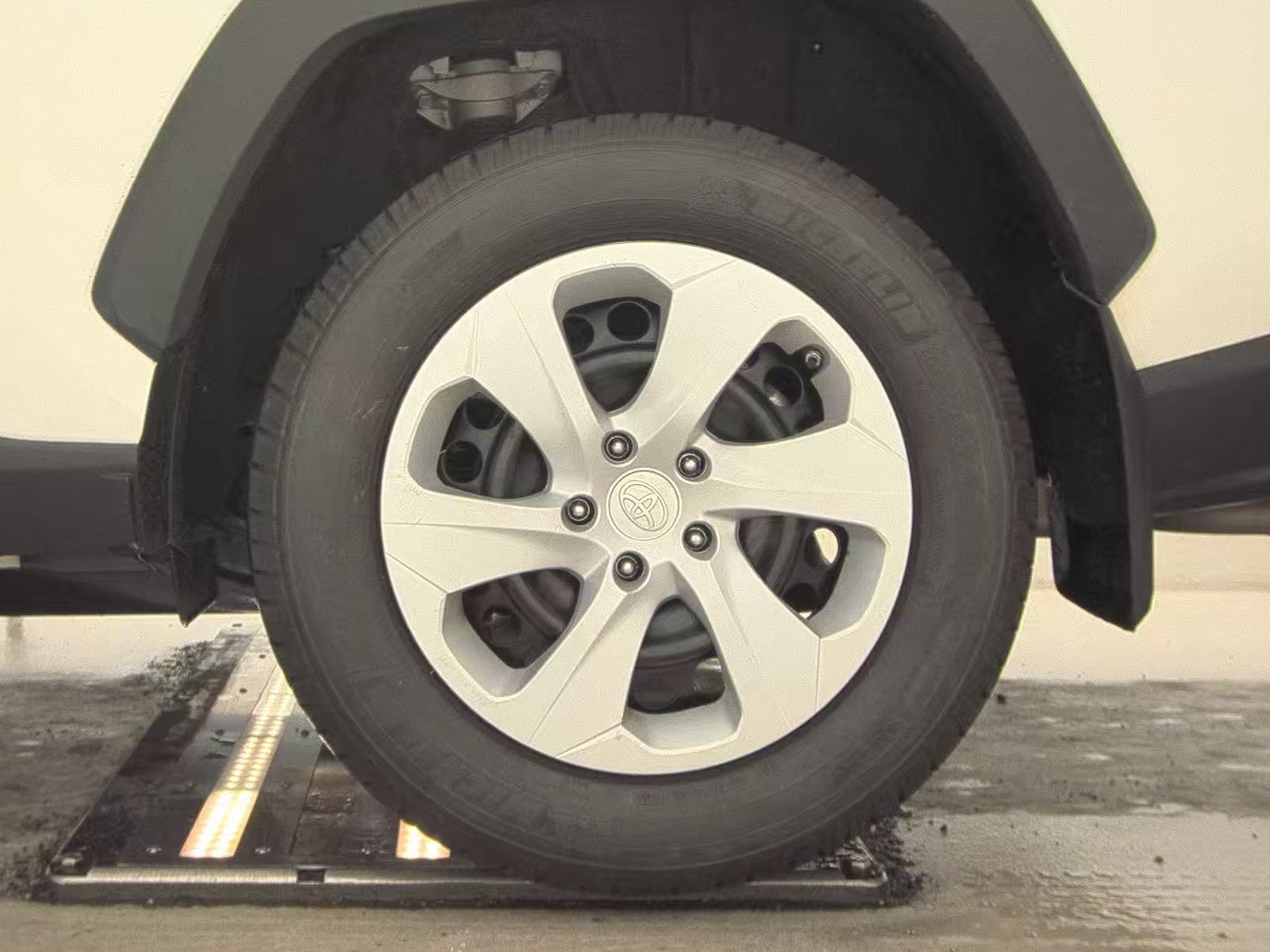 2024 Toyota RAV4 LE AWD