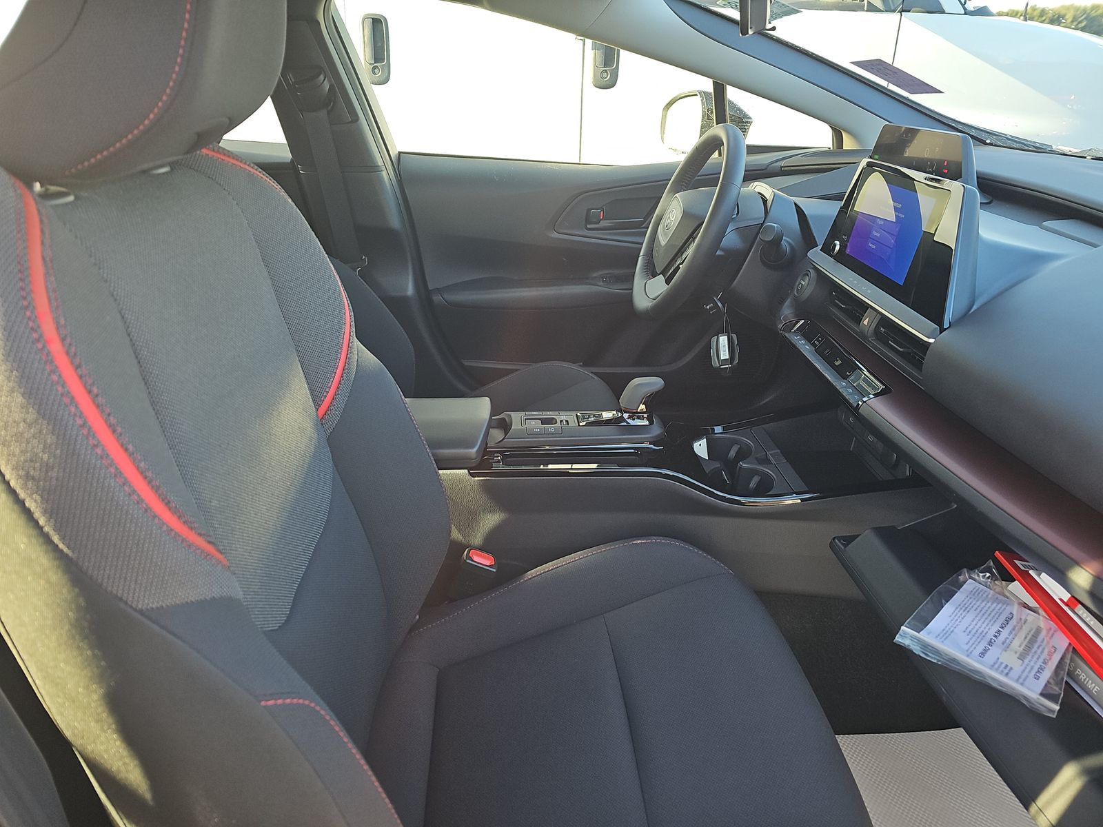 2024 Toyota Prius Prime SE FWD