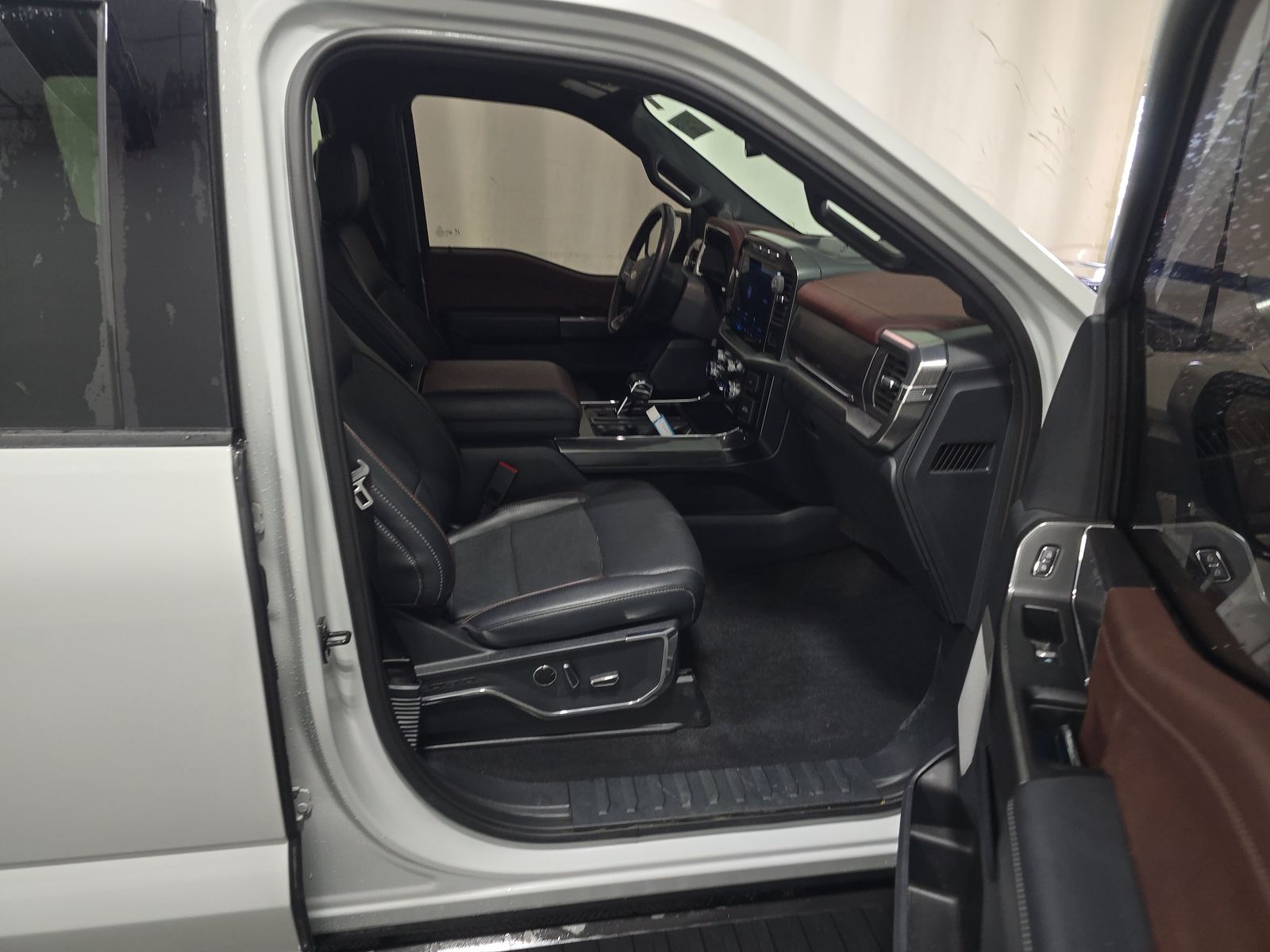 2023 Ford F-150 Lariat AWD