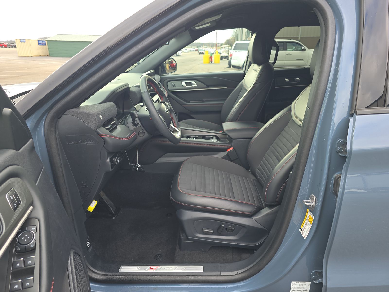 2025 Ford Explorer ST-Line AWD