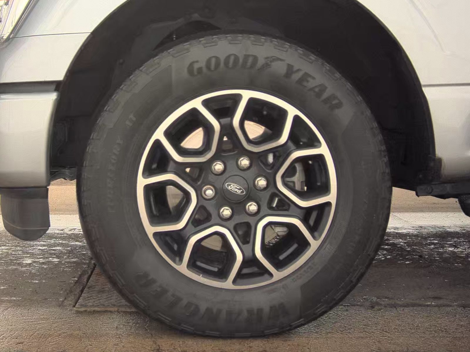 2023 Ford F-150 Hybrid XLT AWD