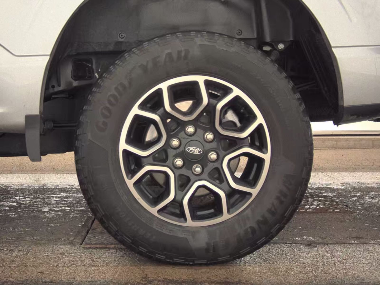 2023 Ford F-150 Hybrid XLT AWD