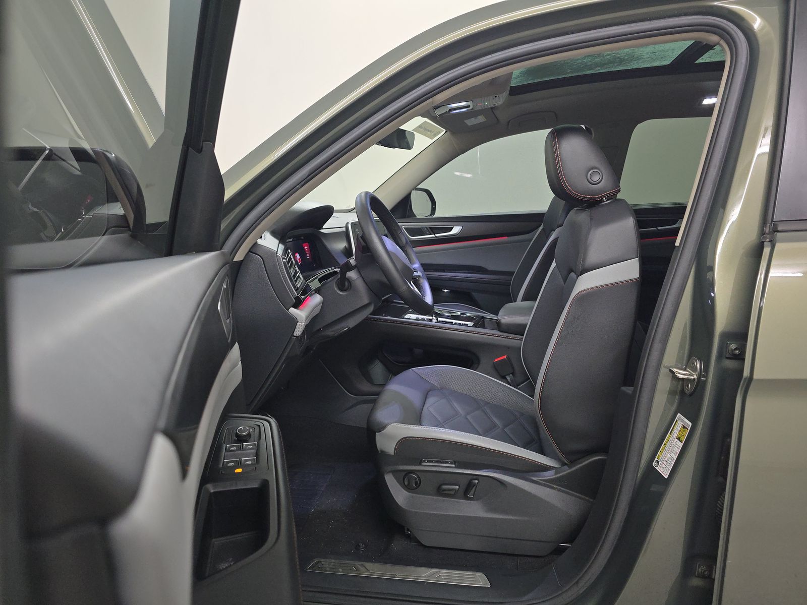 2024 Volkswagen Atlas 2.0T Peak Edition SEL AWD