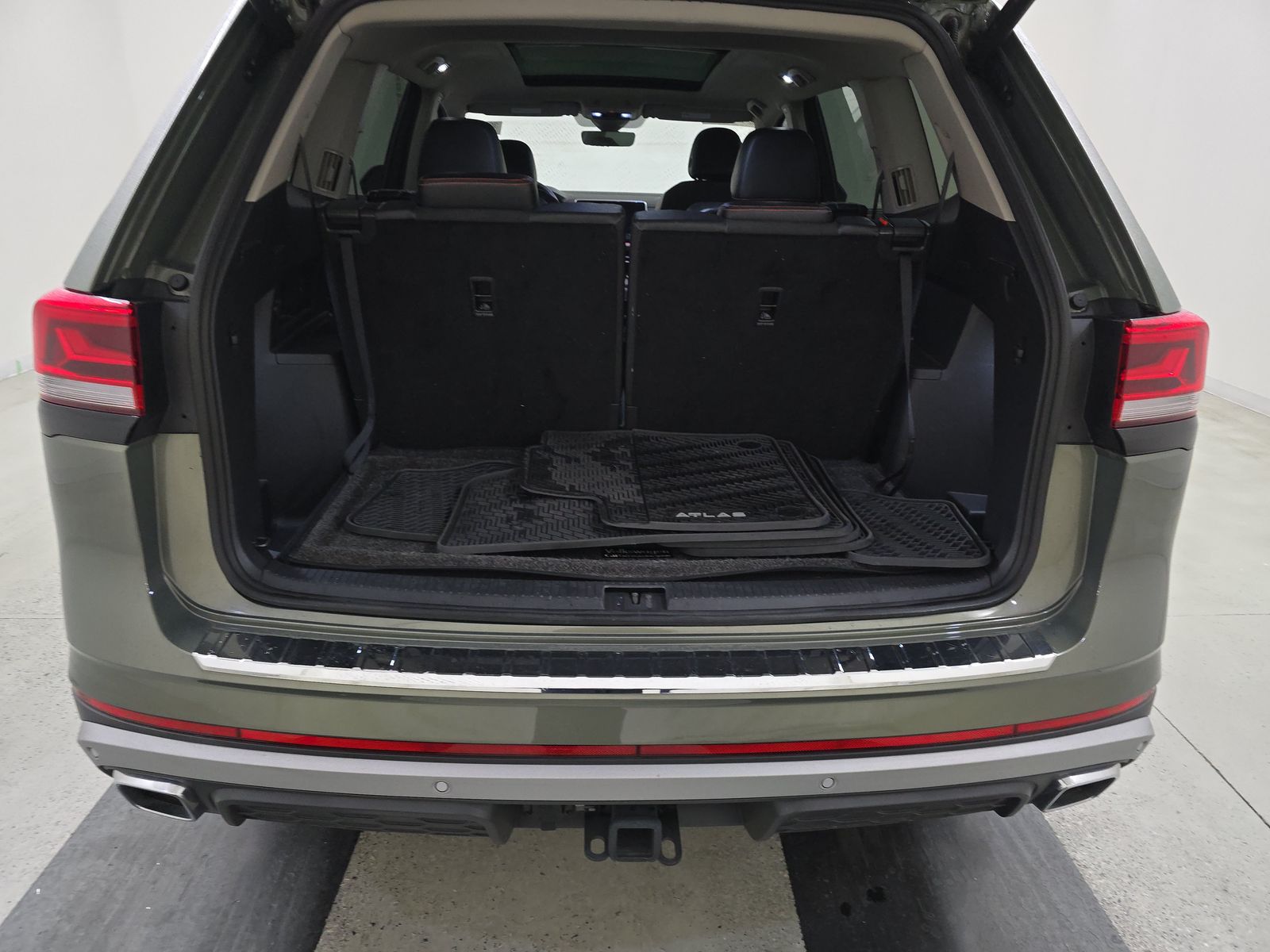 2024 Volkswagen Atlas 2.0T Peak Edition SEL AWD