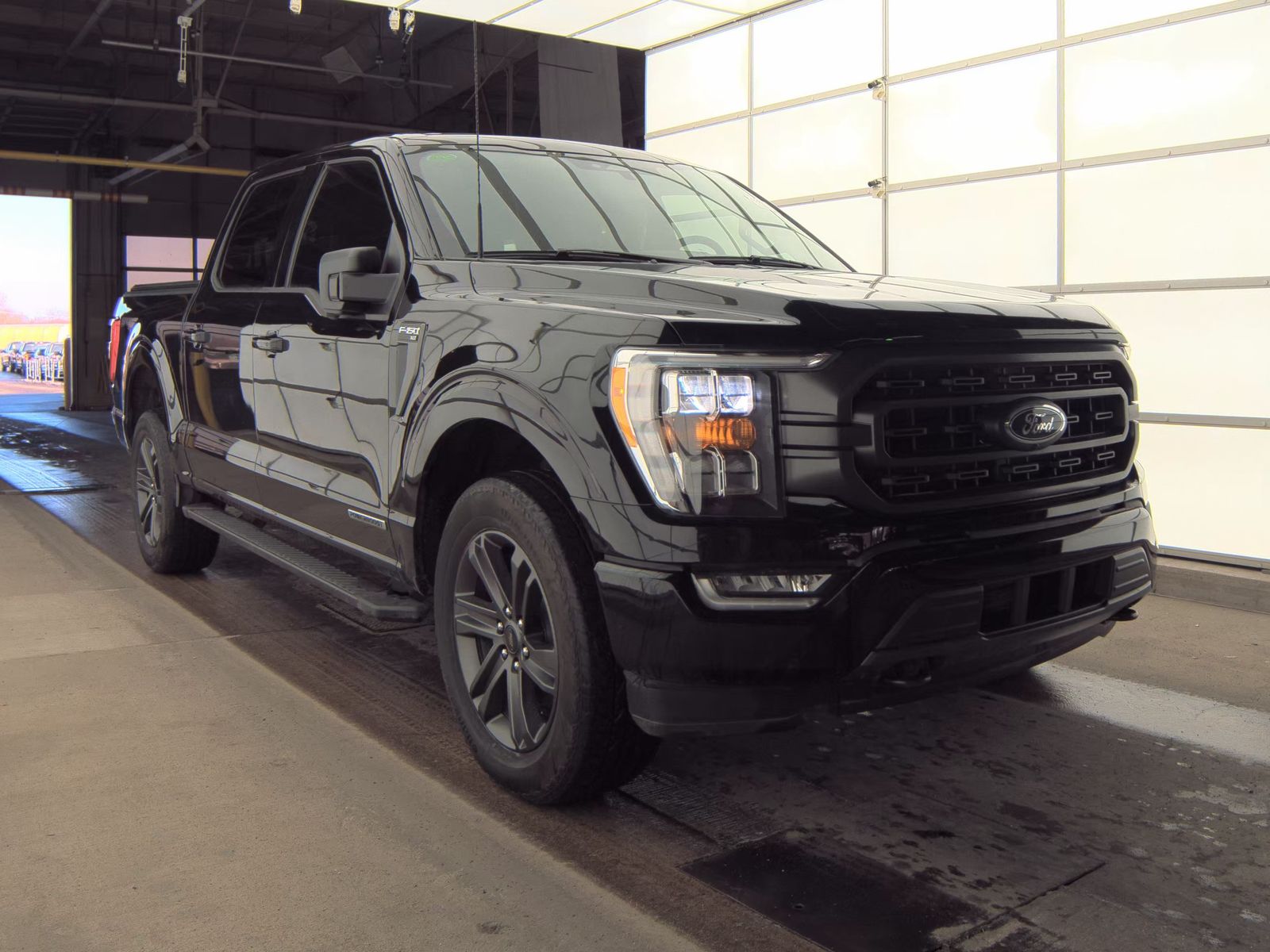 2023 Ford F-150 Hybrid XLT AWD