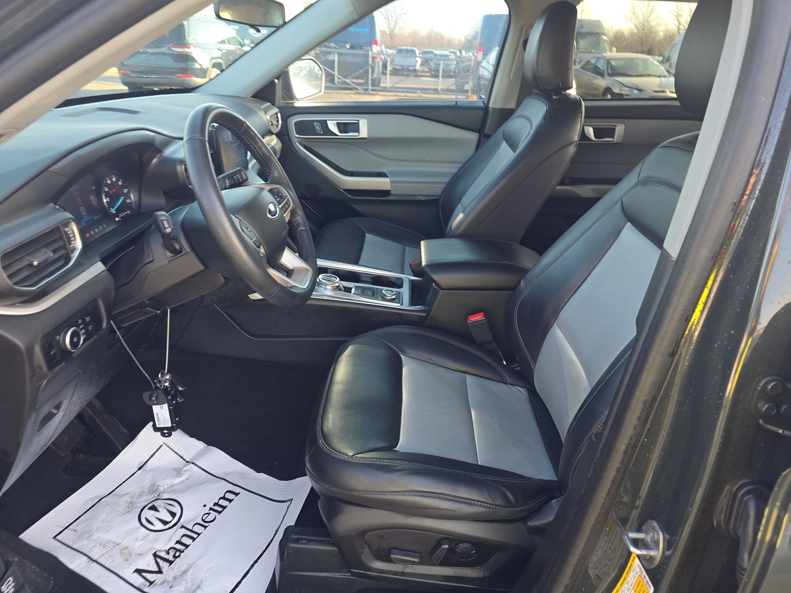 2023 Ford Explorer XLT AWD