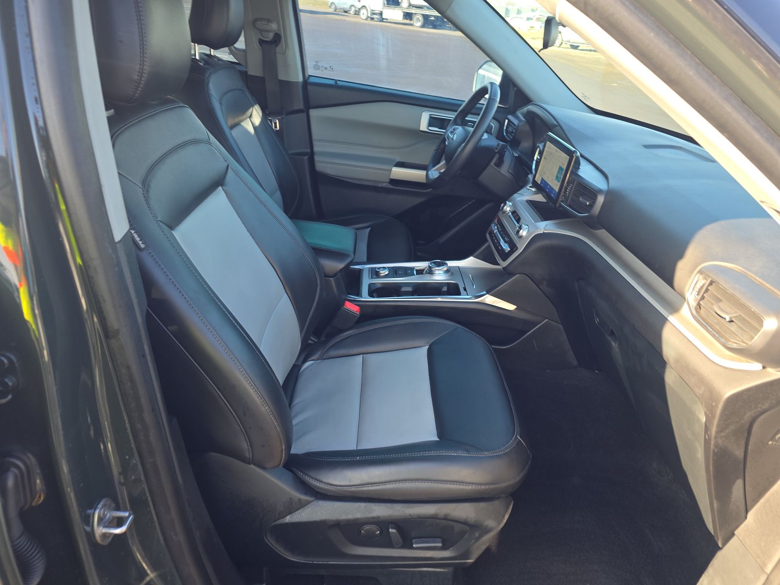 2023 Ford Explorer XLT AWD