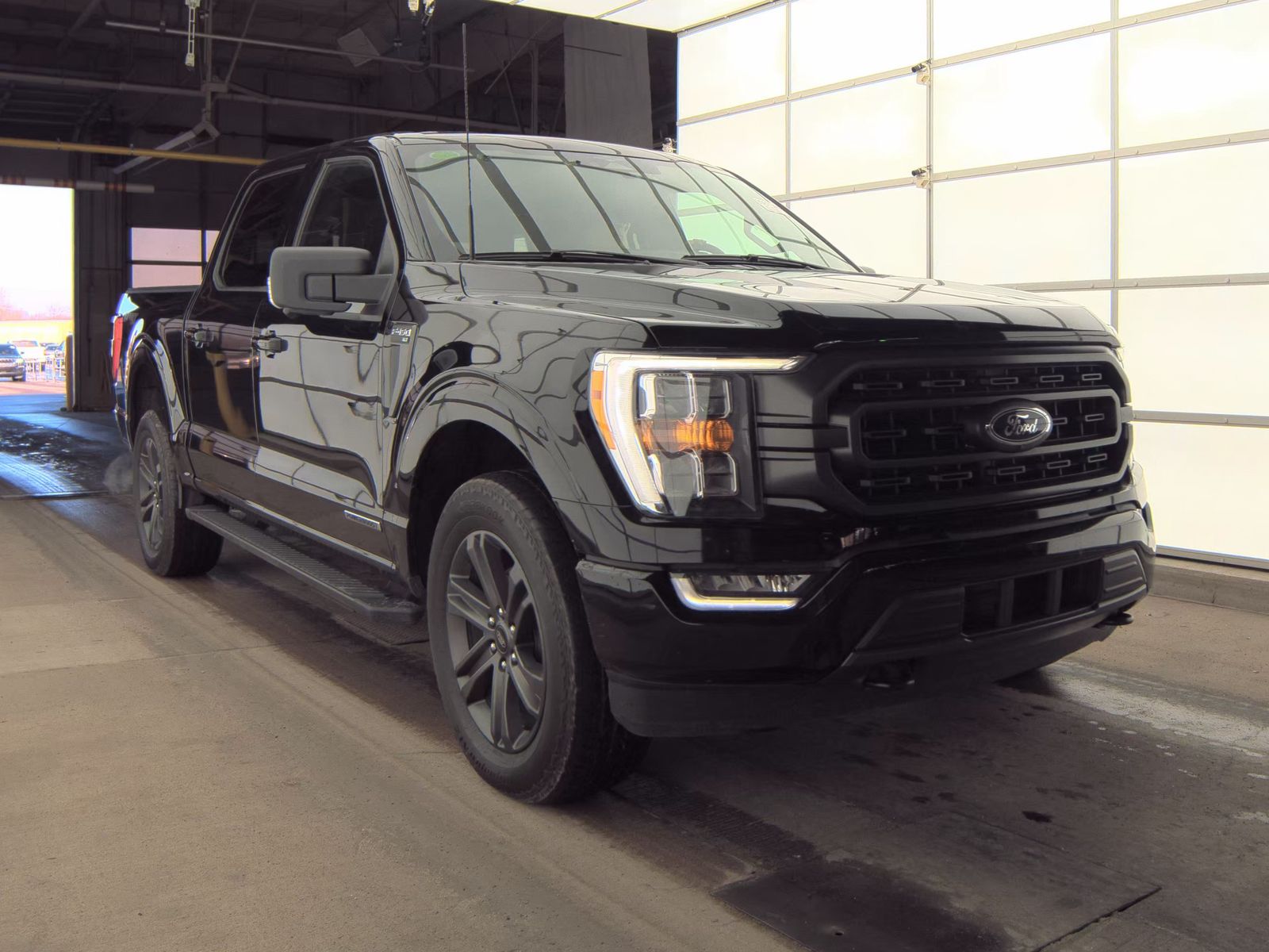 2023 Ford F-150 Hybrid XLT AWD