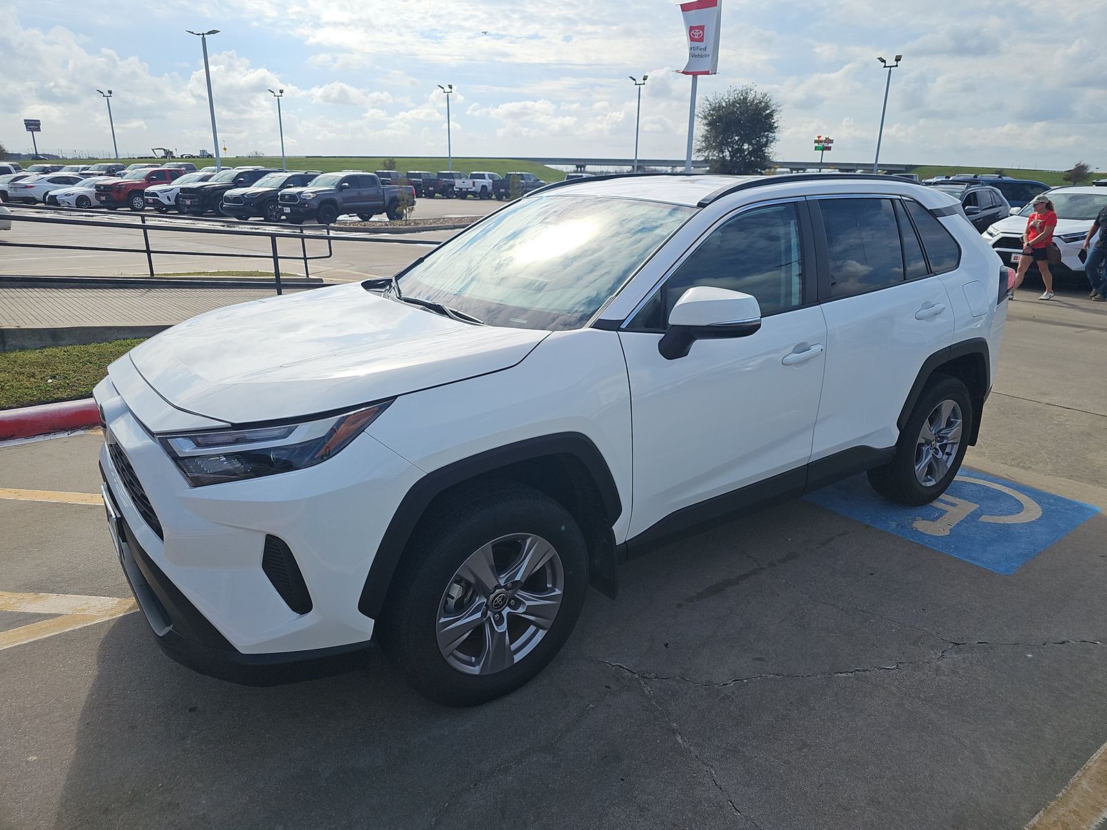 2024 Toyota RAV4 XLE FWD