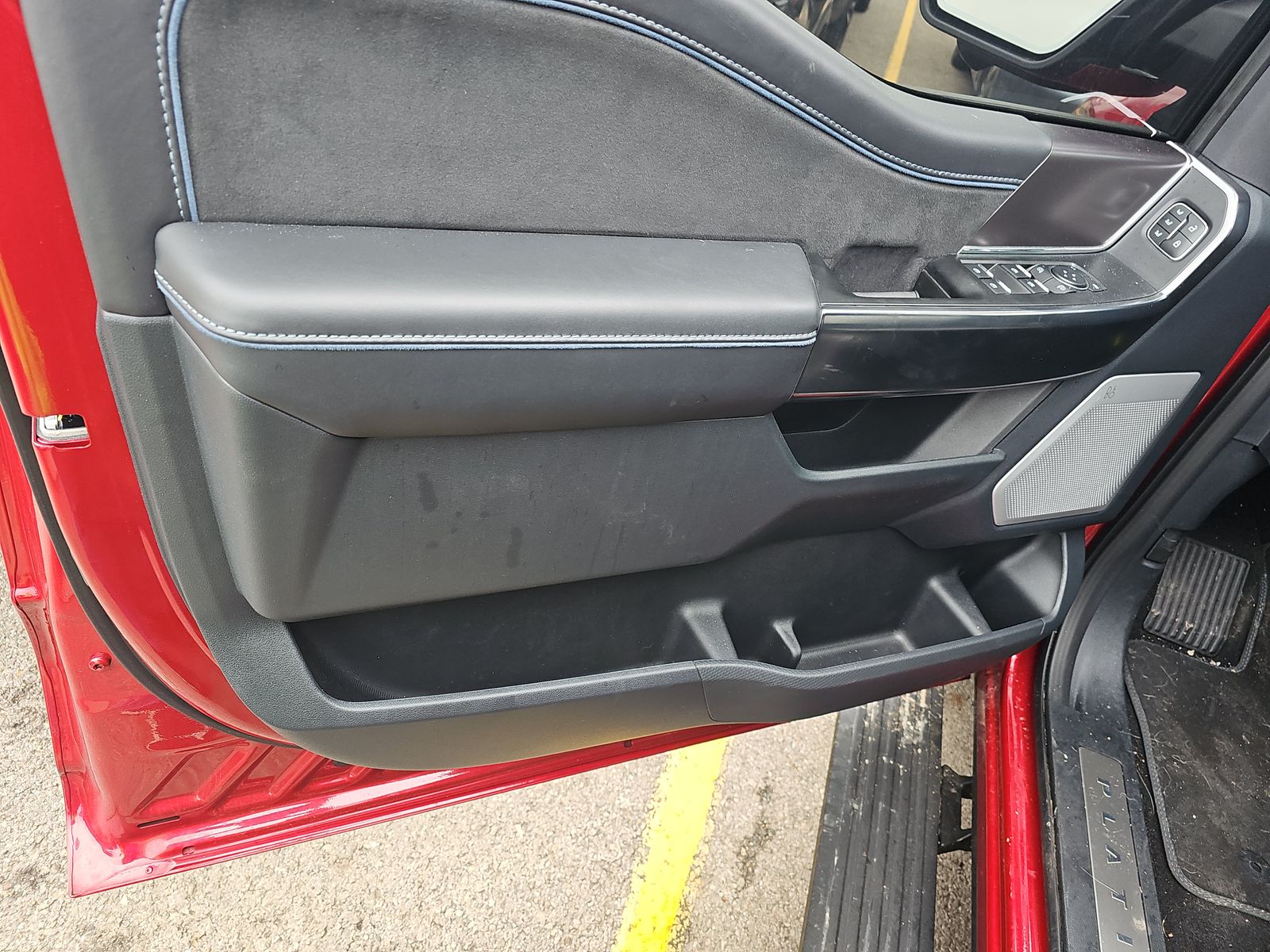 2025 Ford F-150 Platinum AWD