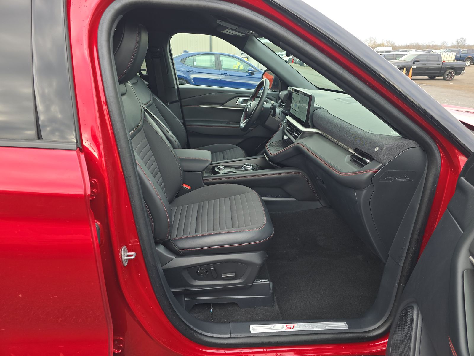 2025 Ford Explorer ST-Line AWD