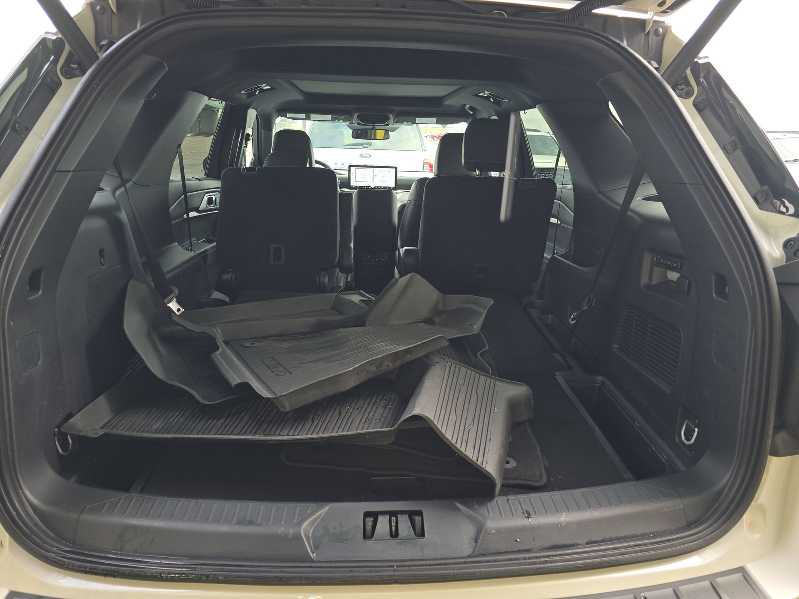 2025 Ford Explorer ST-Line AWD