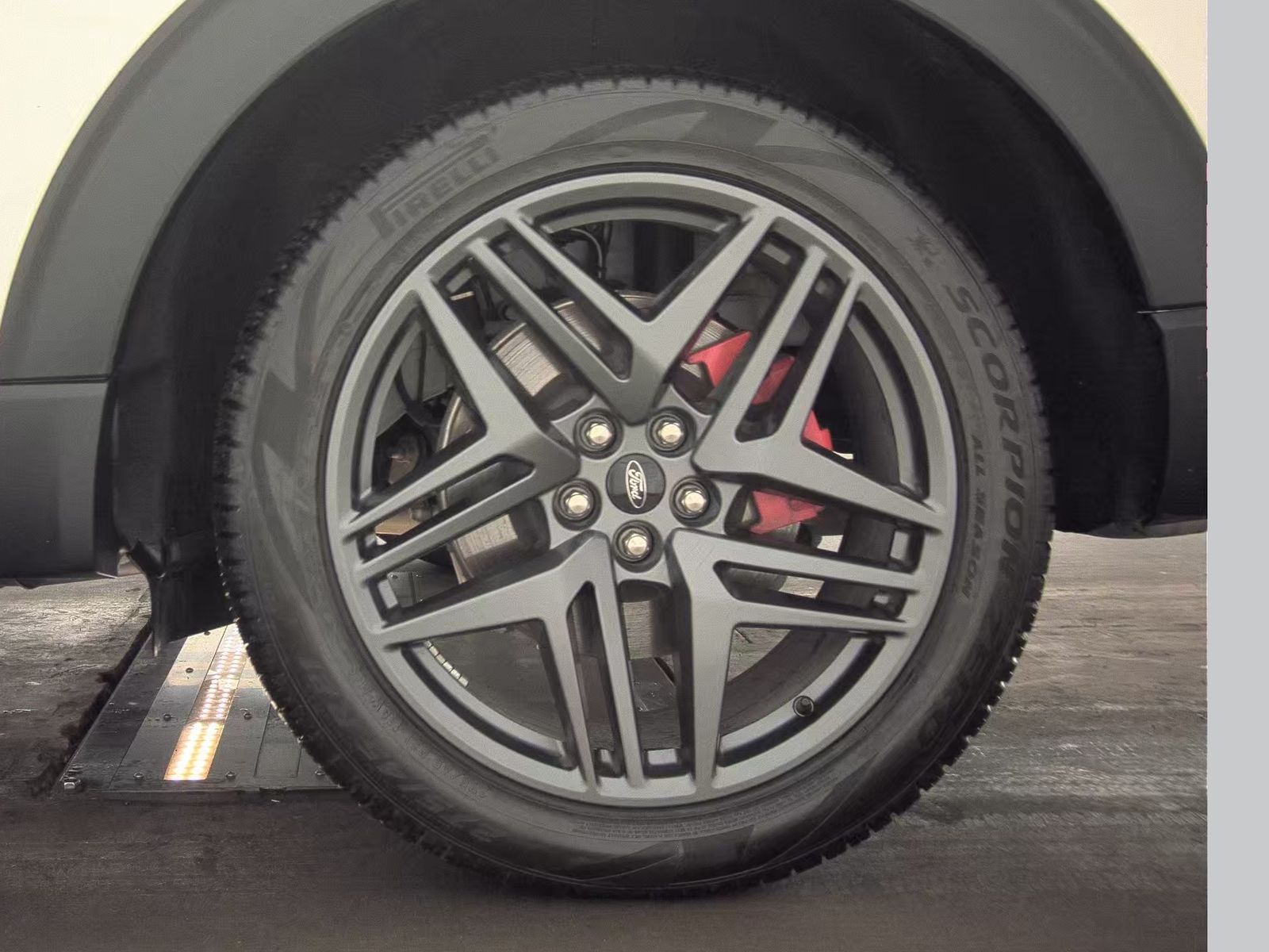 2025 Ford Explorer ST-Line AWD