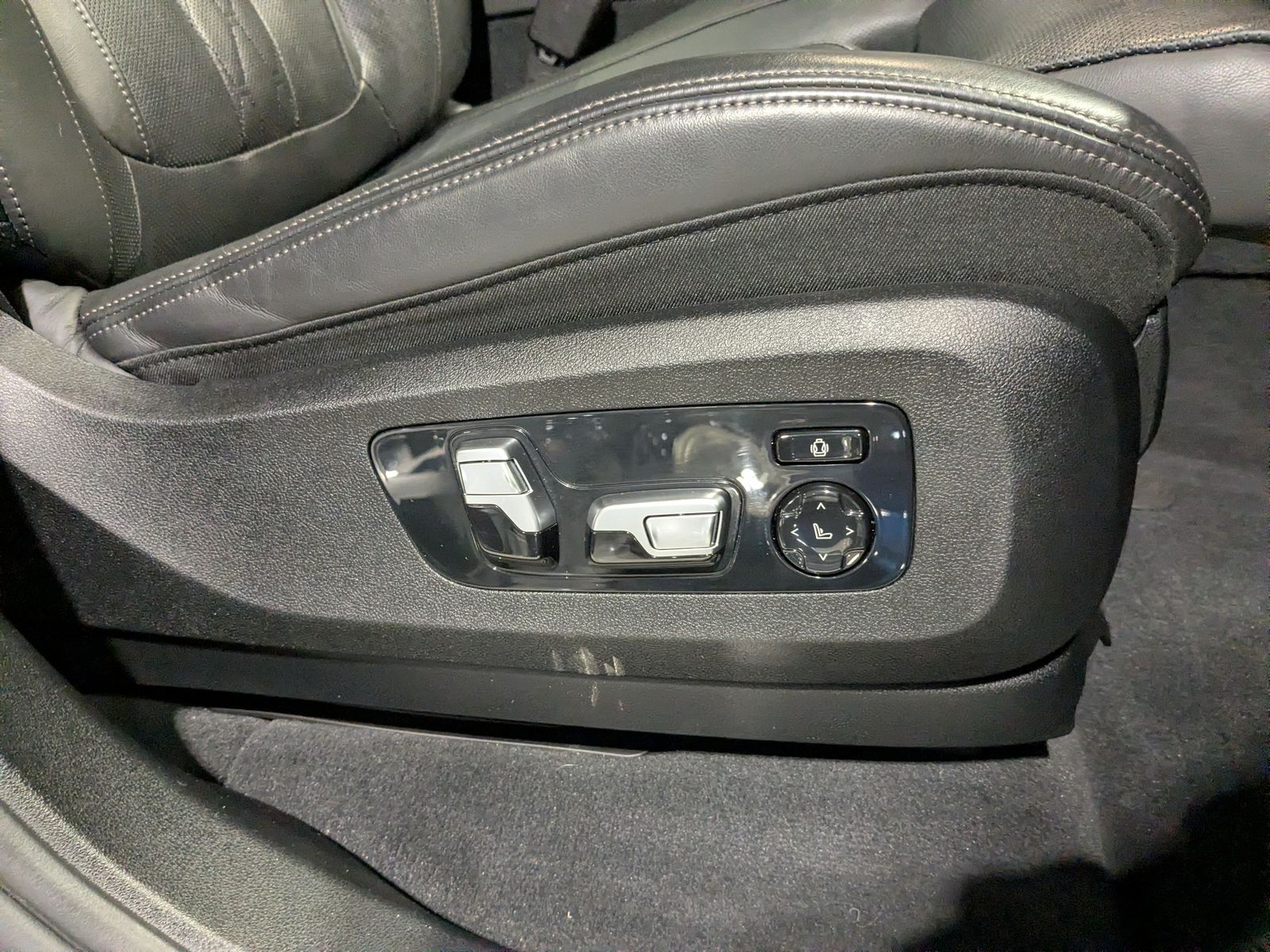 2020 BMW X5 M50i AWD