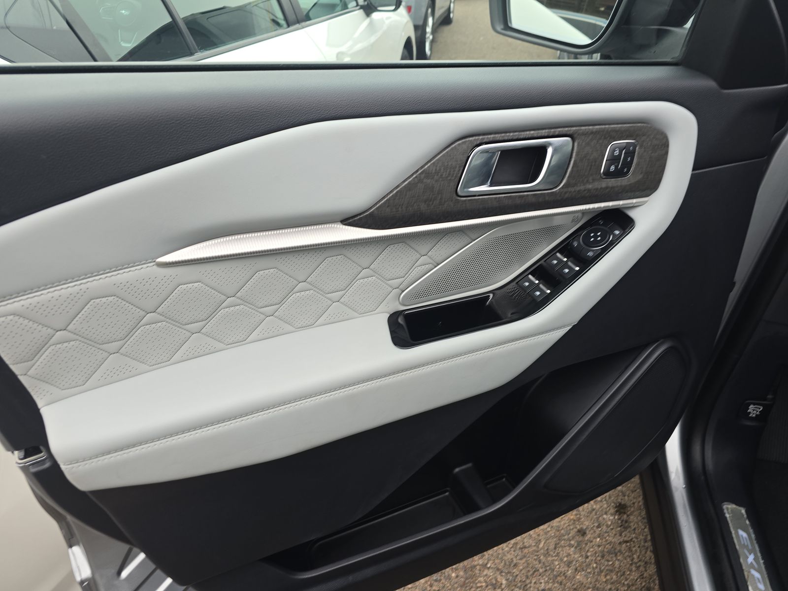 2025 Ford Explorer Platinum AWD