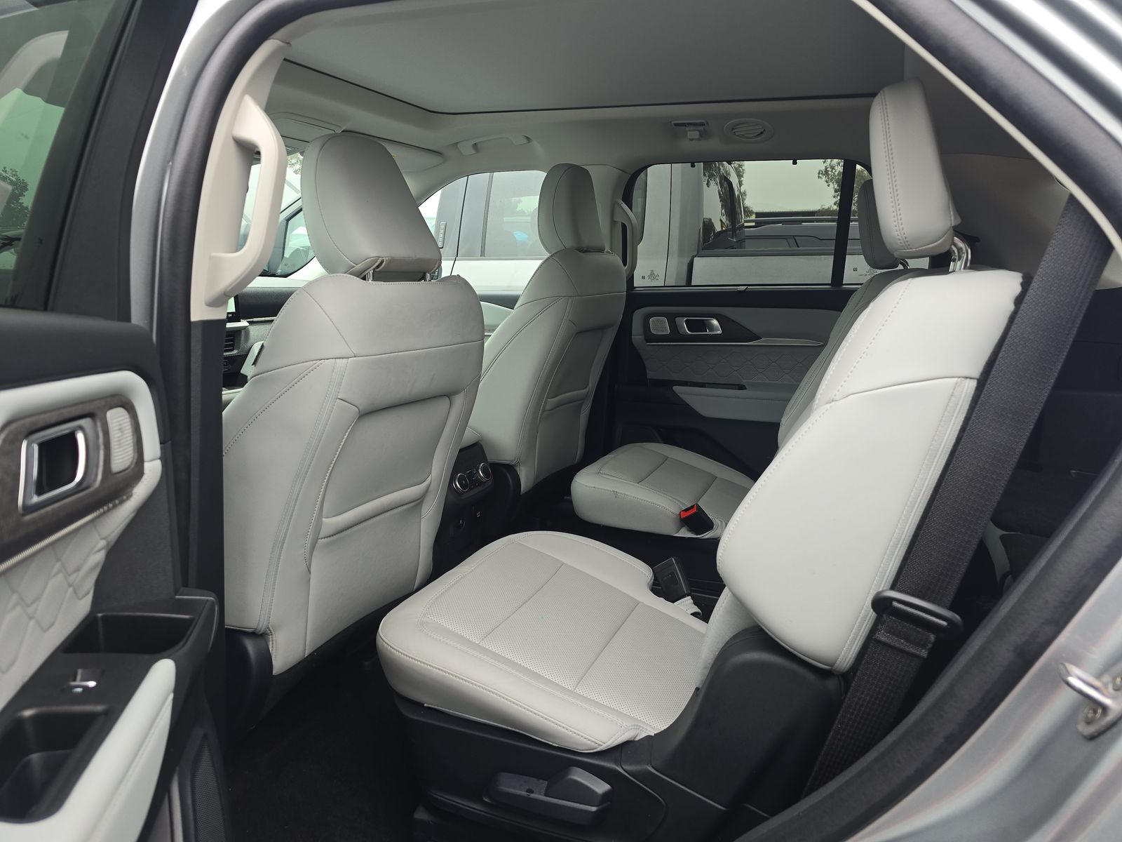 2025 Ford Explorer Platinum AWD