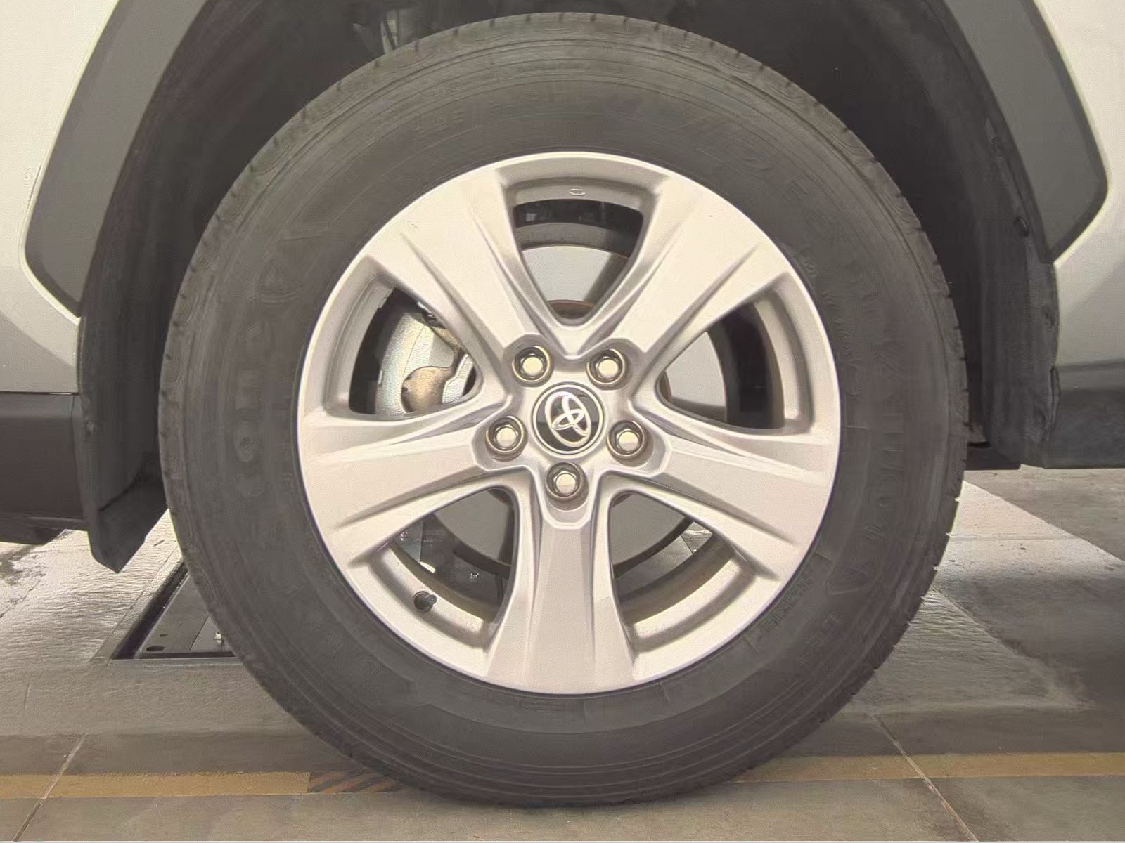 2025 Toyota RAV4 XLE FWD