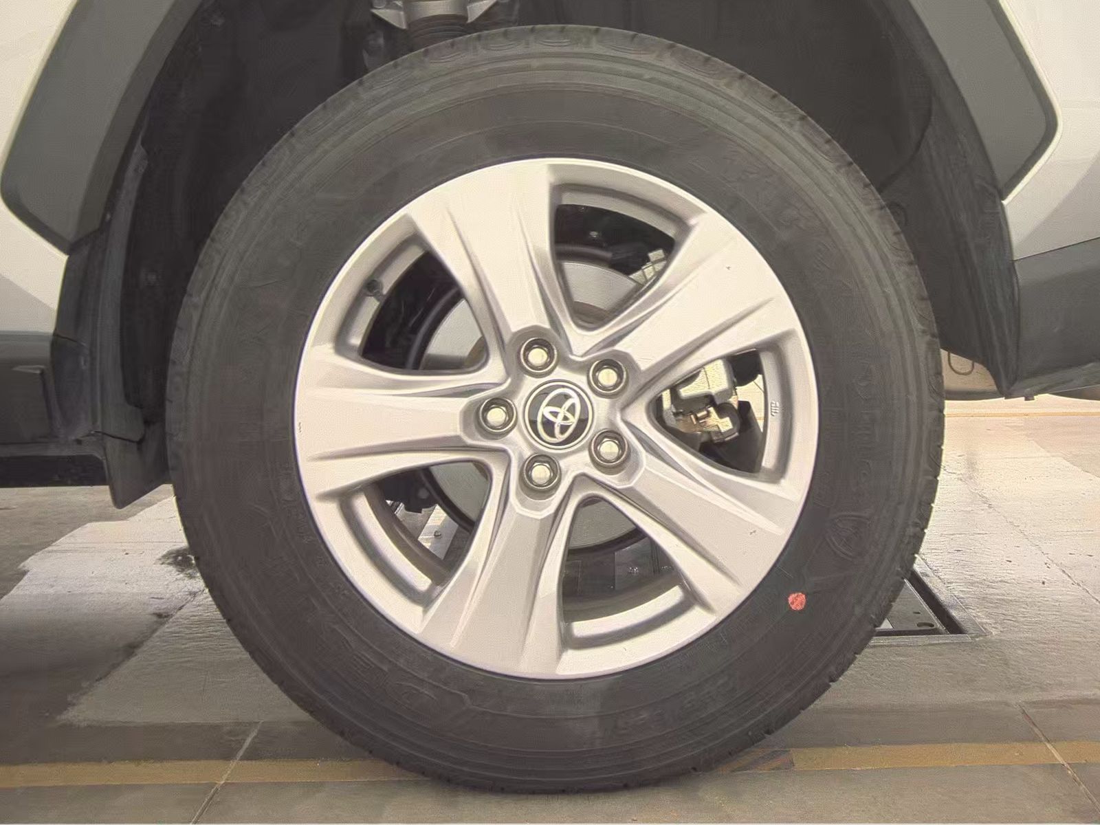 2025 Toyota RAV4 XLE FWD