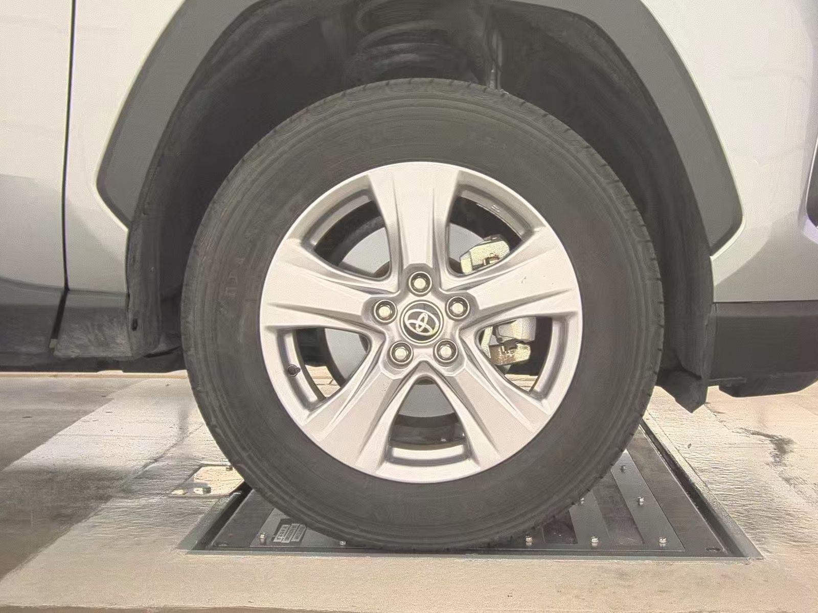 2025 Toyota RAV4 XLE FWD