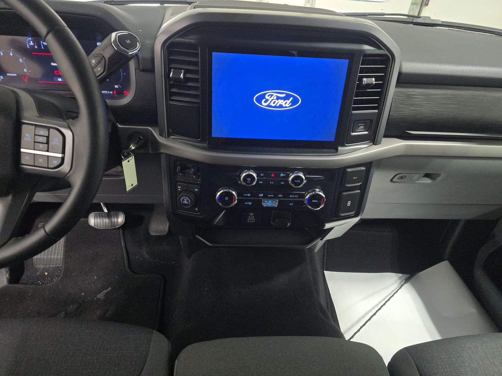 2025 Ford F-150 XLT AWD
