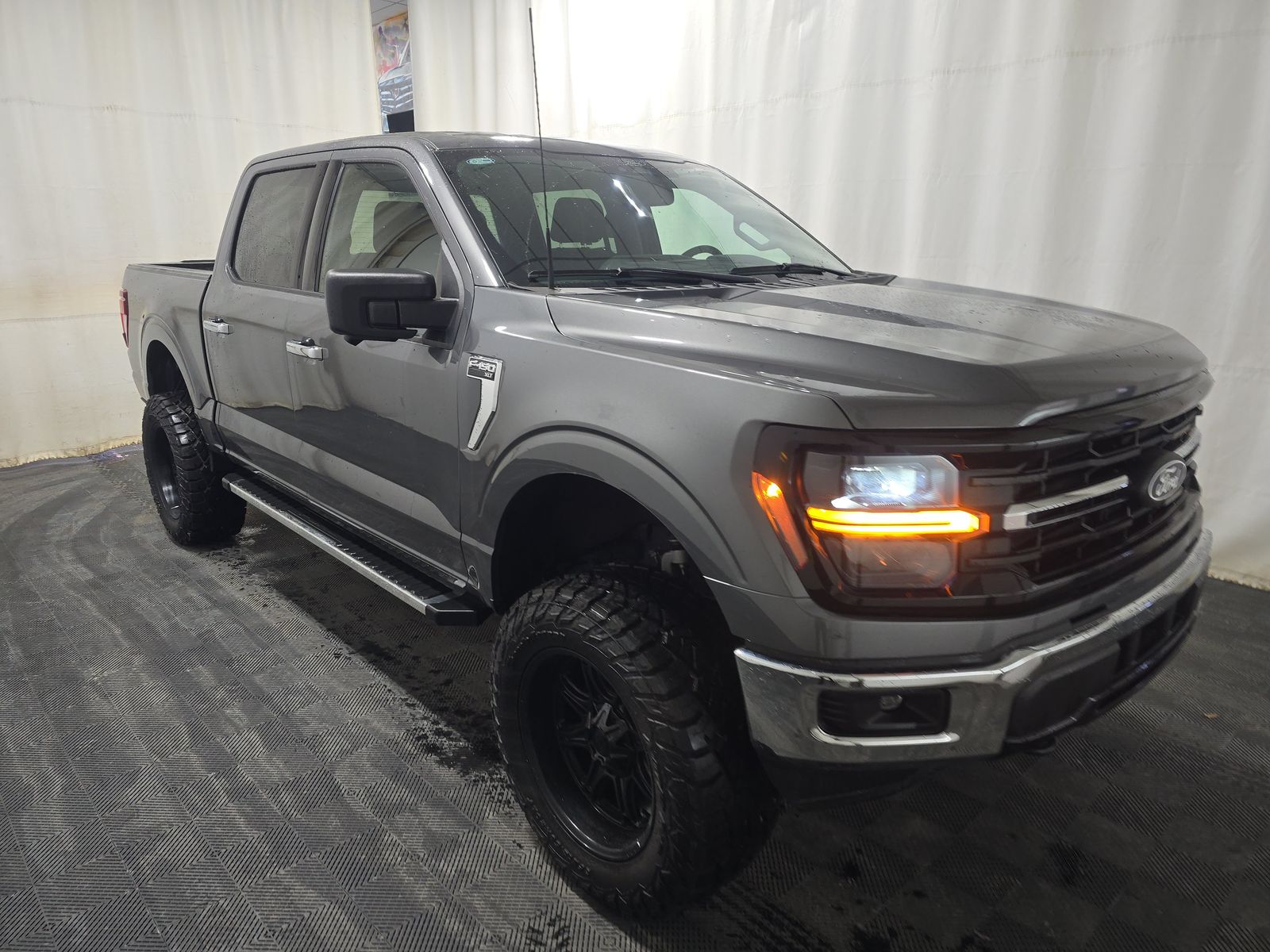 2024 Ford F-150 XLT AWD