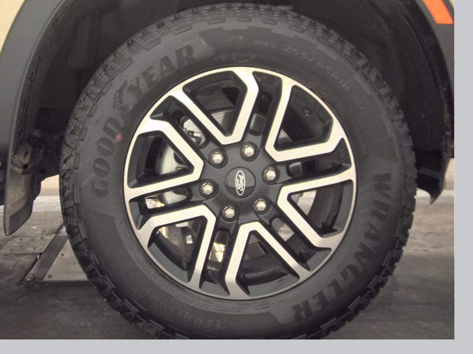 2025 Ford Ranger LARIAT AWD