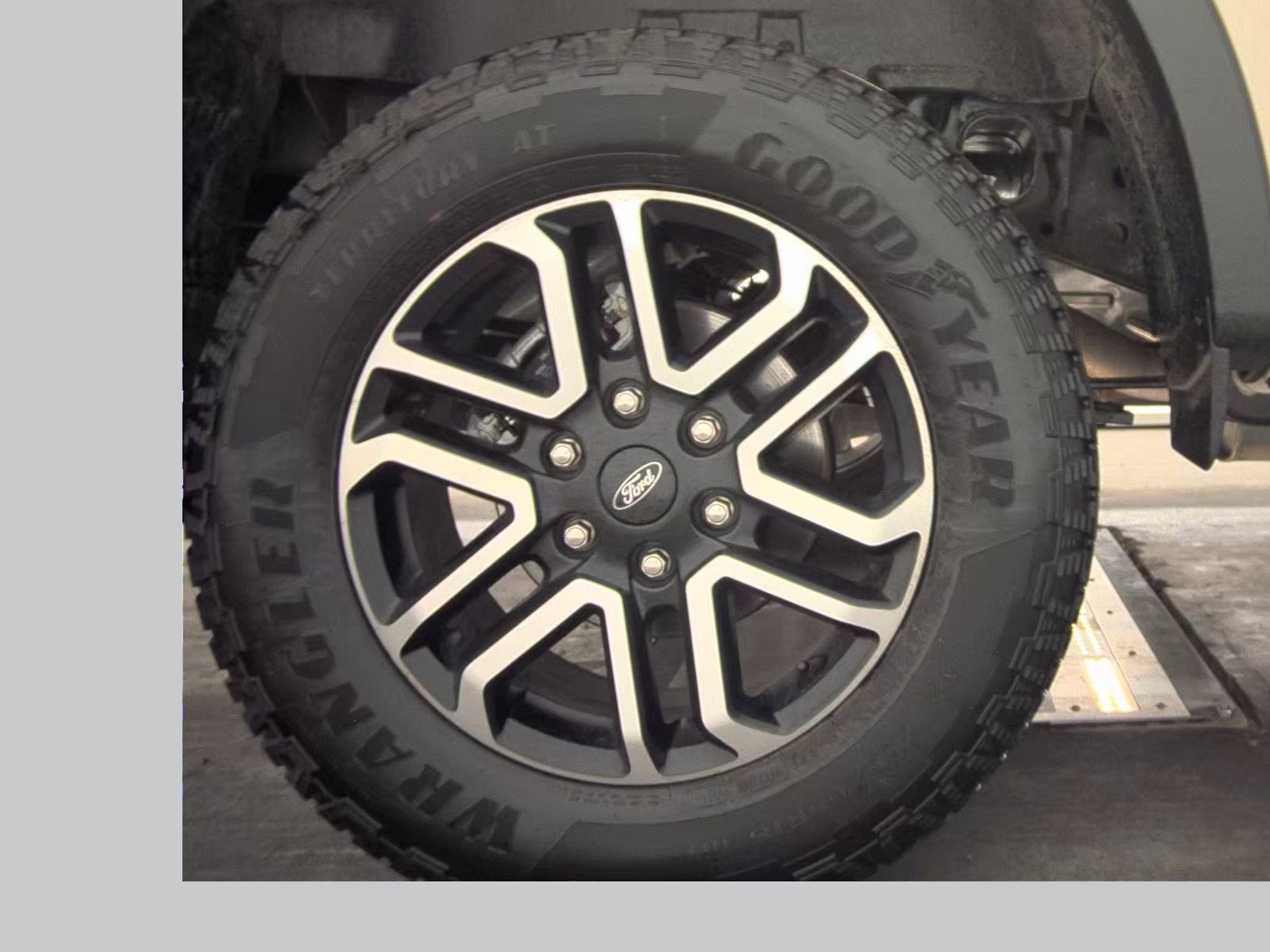 2025 Ford Ranger LARIAT AWD