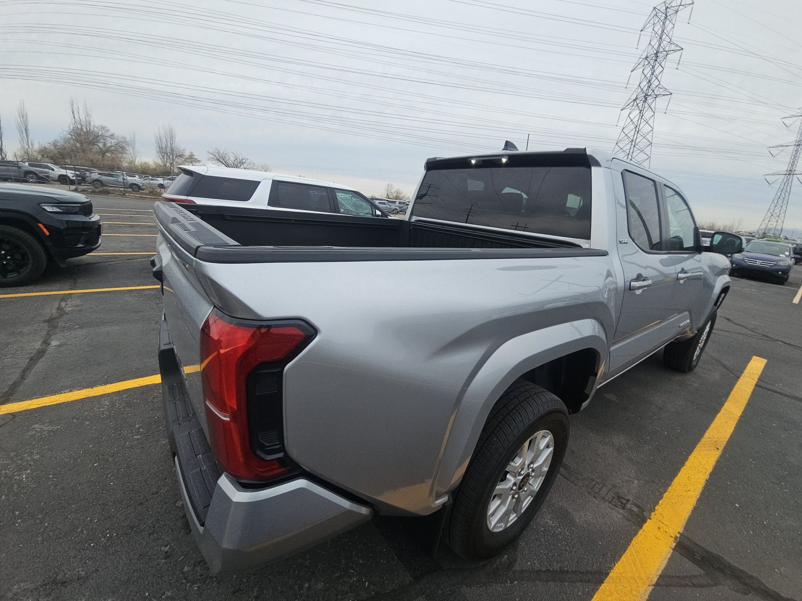 2024 Toyota Tacoma SR5 AWD