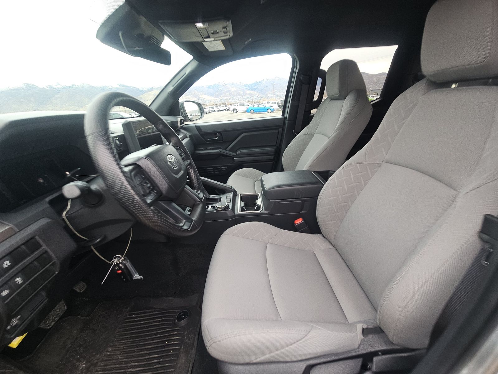 2024 Toyota Tacoma SR5 AWD