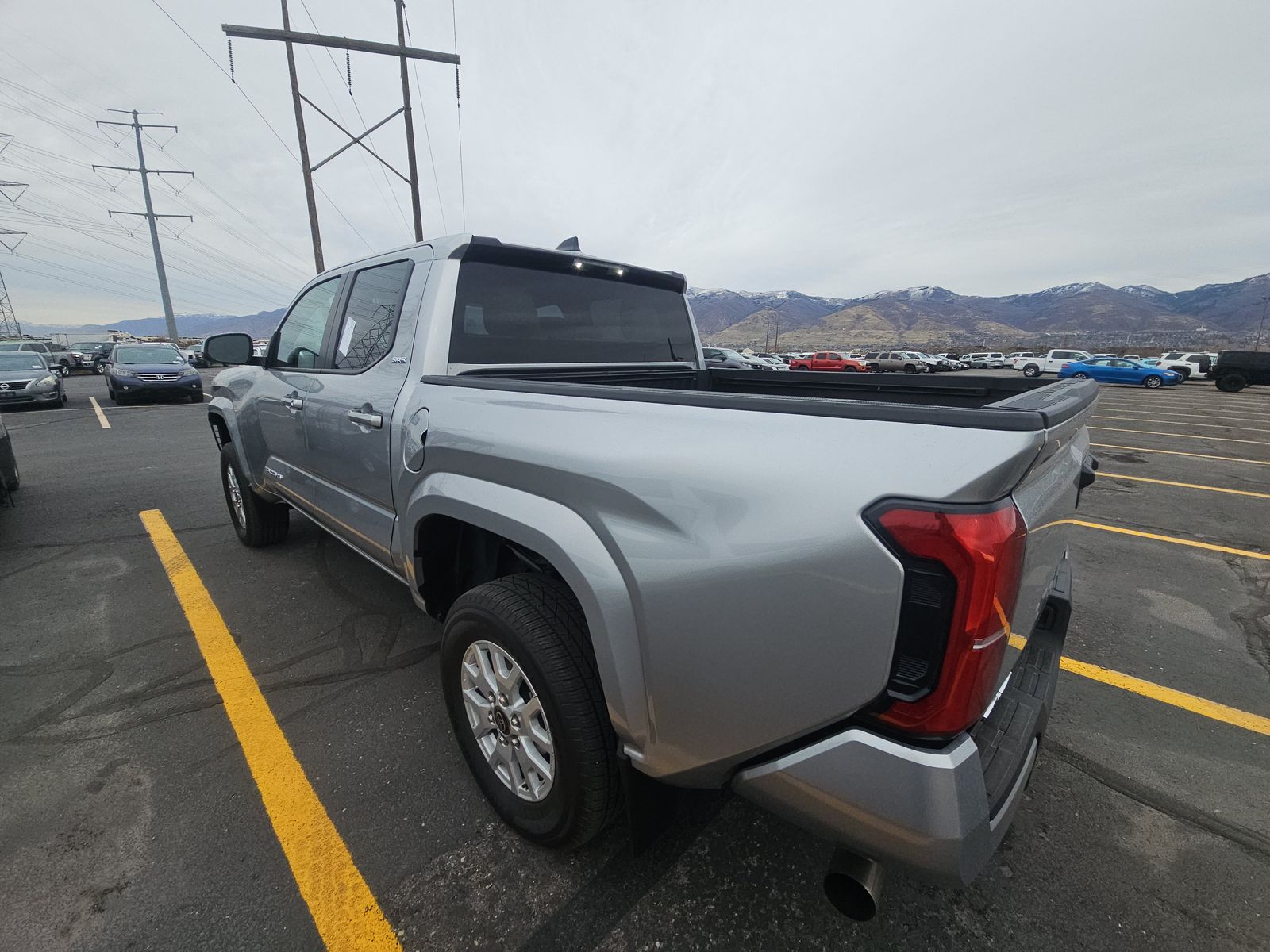 2024 Toyota Tacoma SR5 AWD