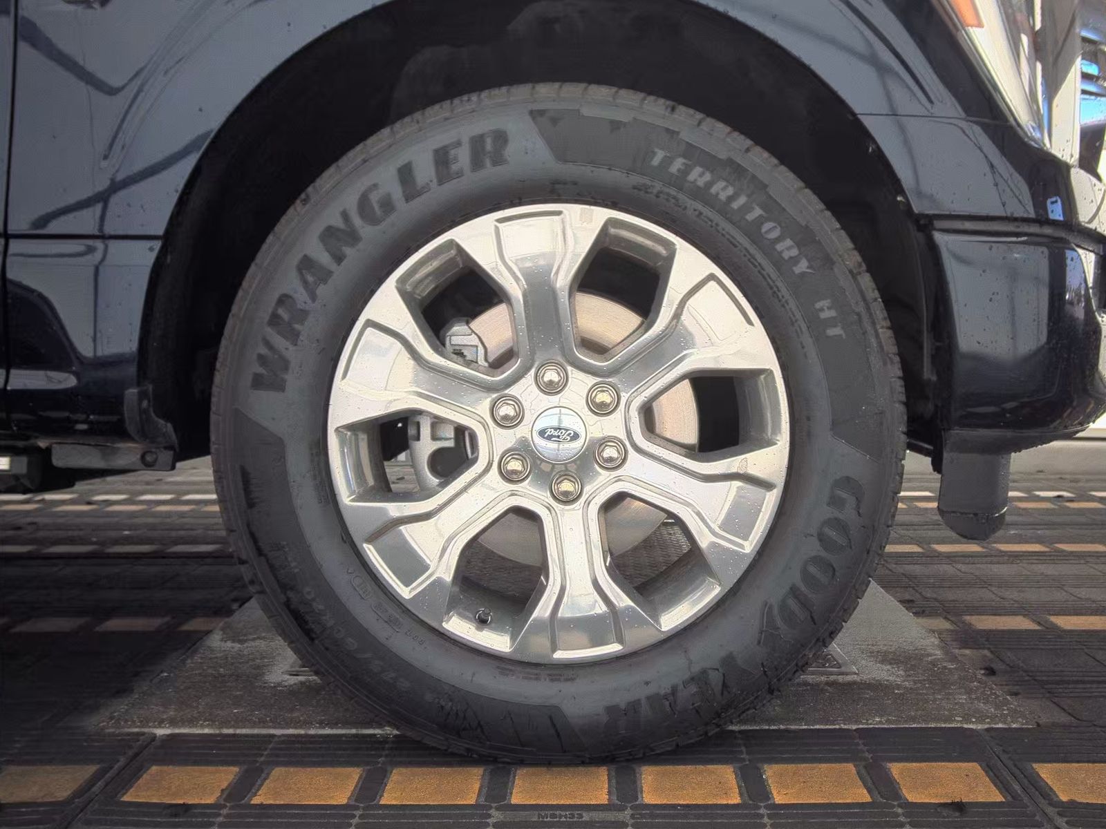 2023 Ford F-150 Platinum RWD