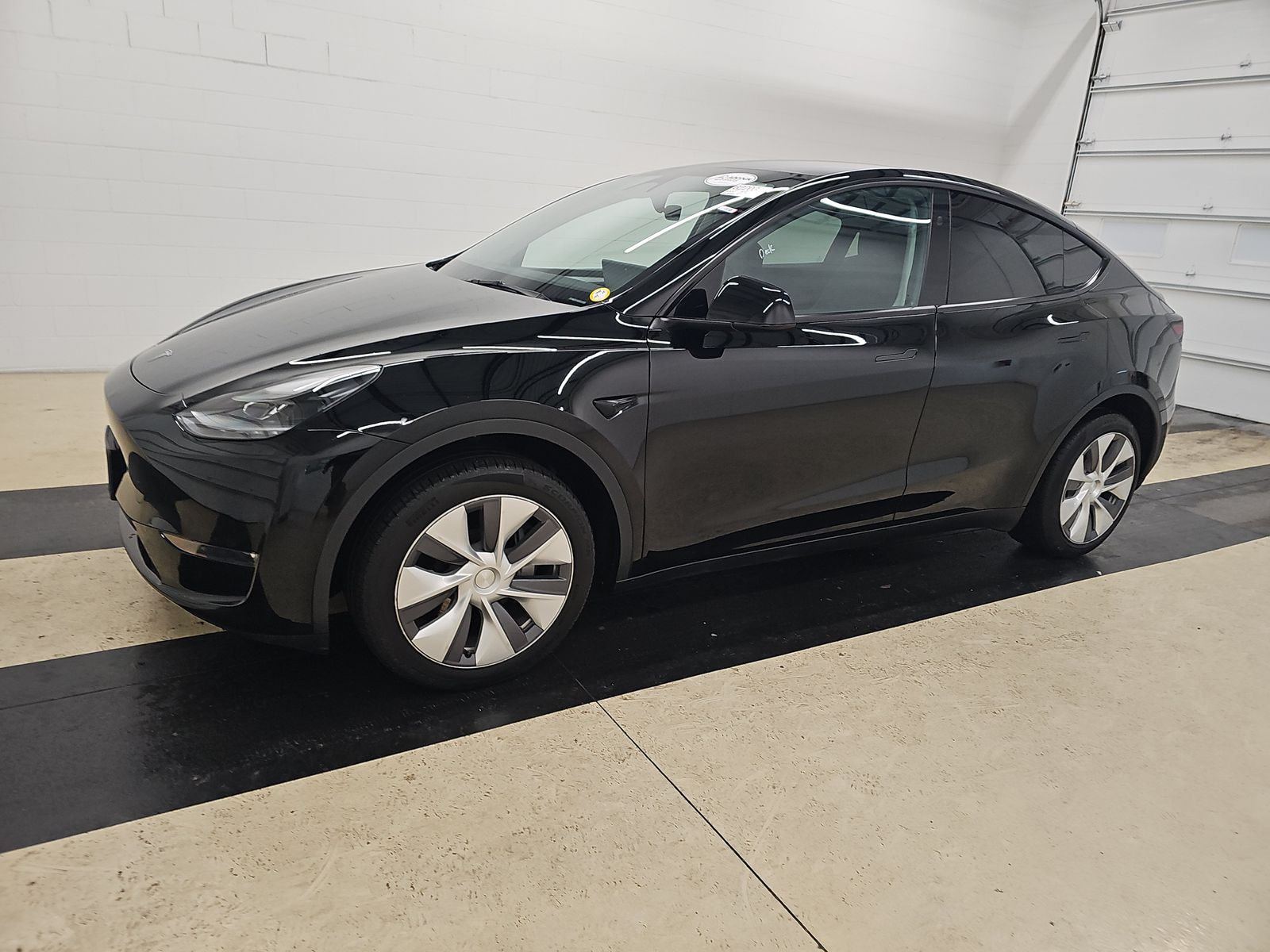 2023 Tesla Model Y Long Range's photo