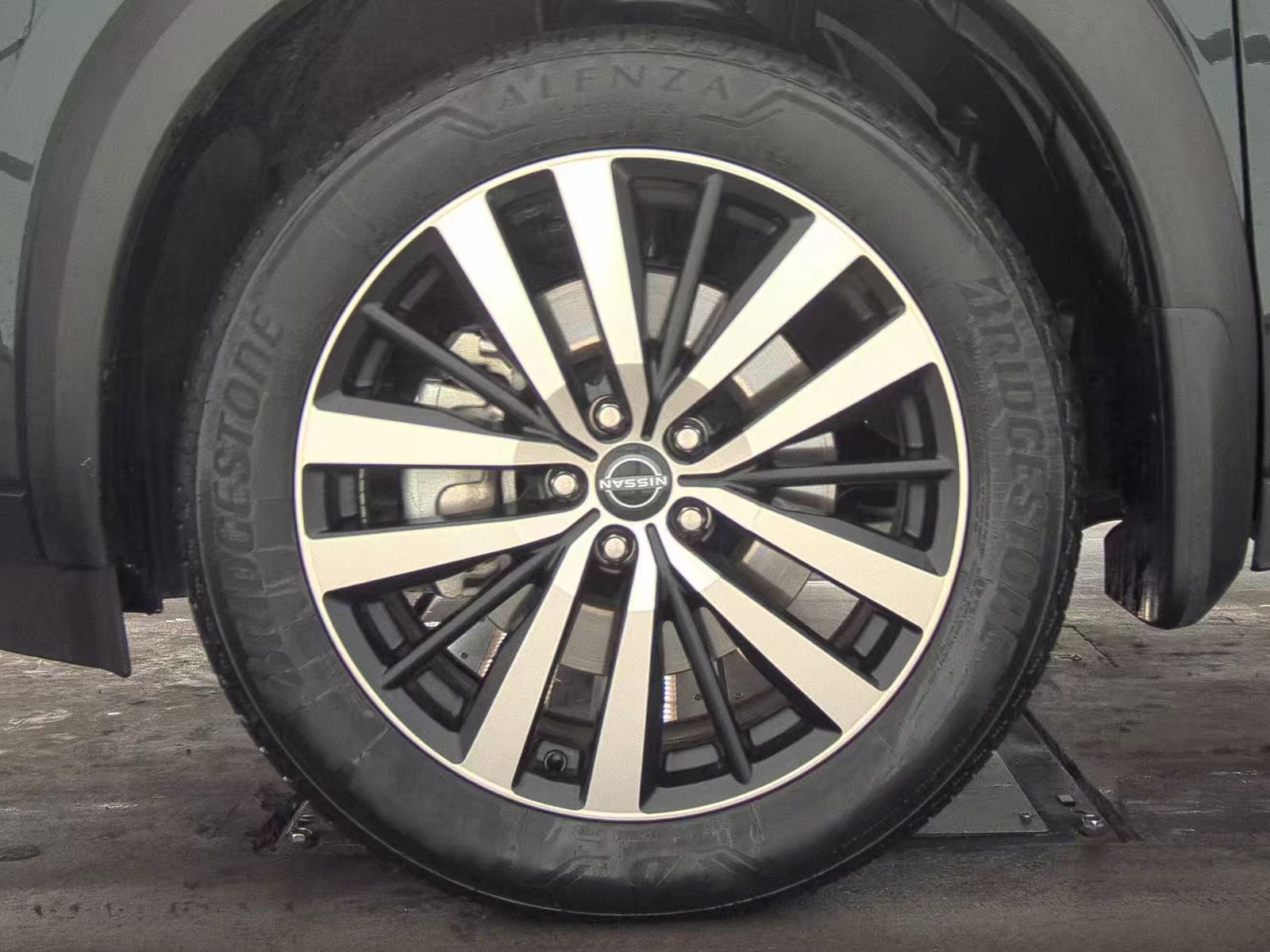 2024 Nissan Pathfinder Platinum AWD