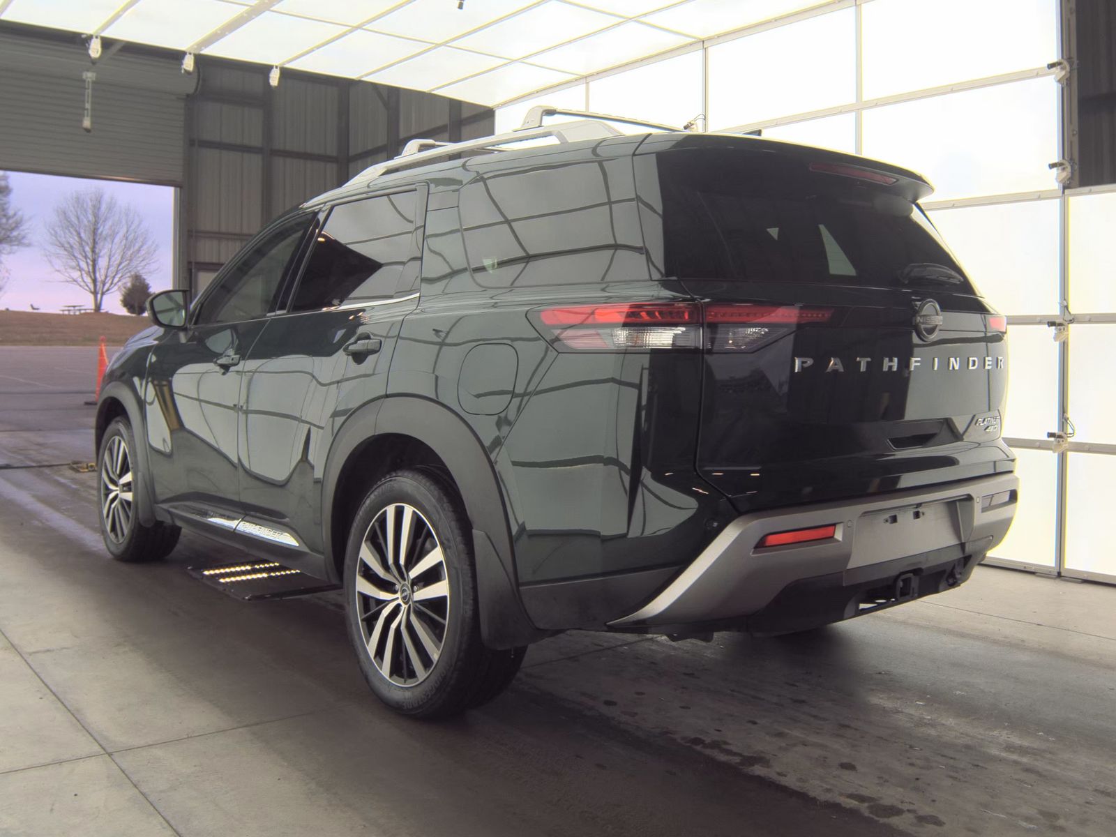 2024 Nissan Pathfinder Platinum AWD