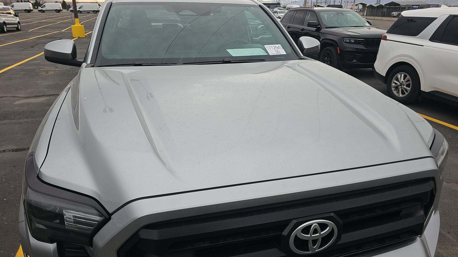 2024 Toyota Tacoma SR5 AWD