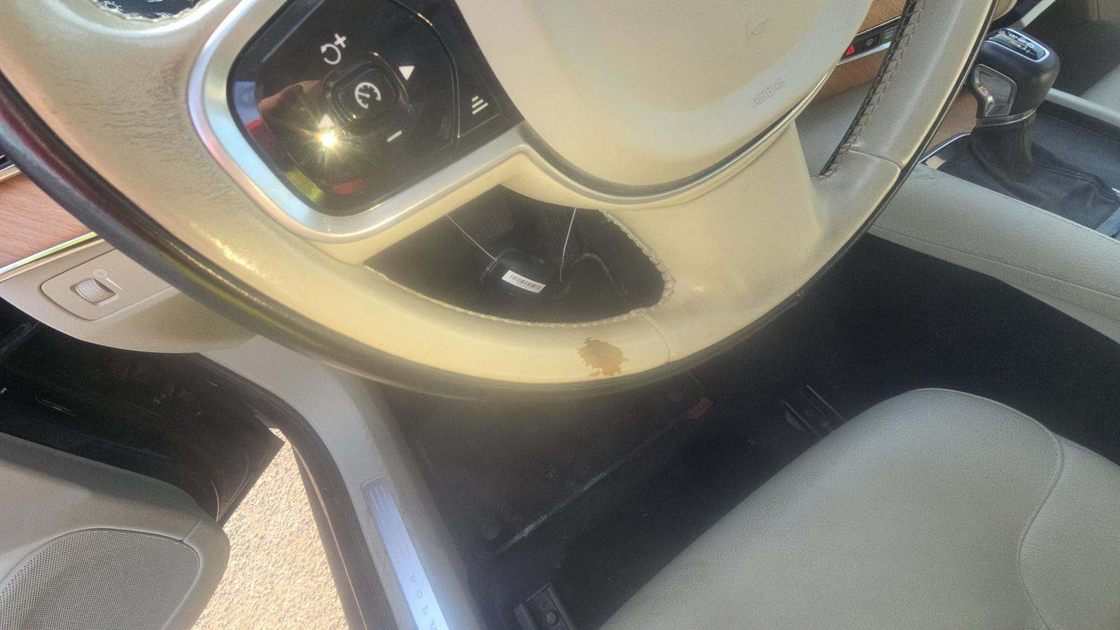 2022 Volvo XC90 T6 Momentum AWD