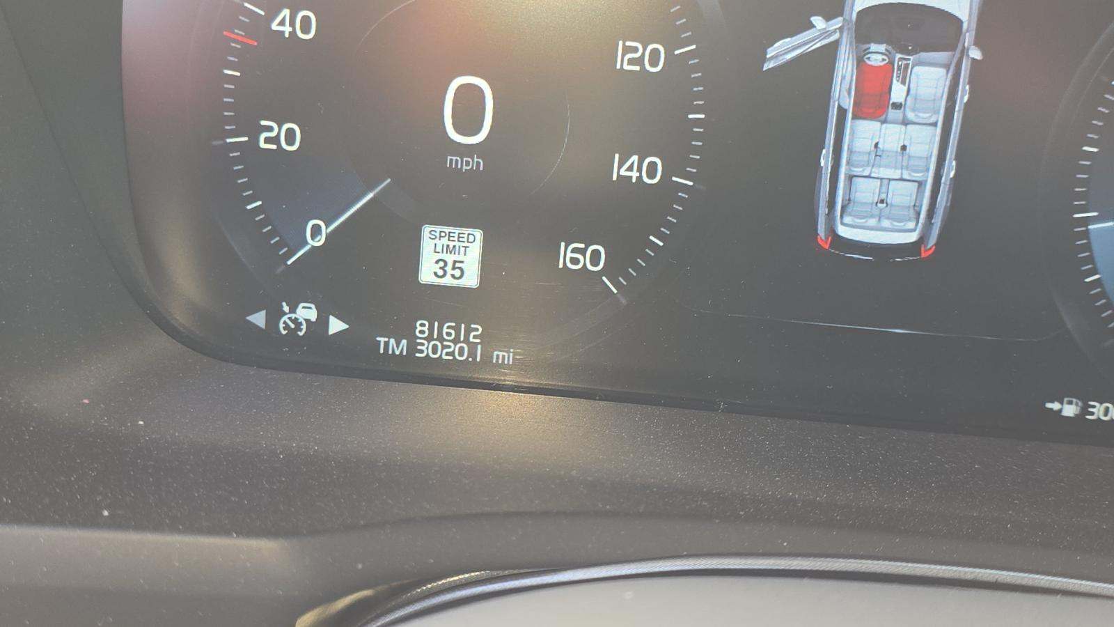 2022 Volvo XC90 T6 Momentum AWD