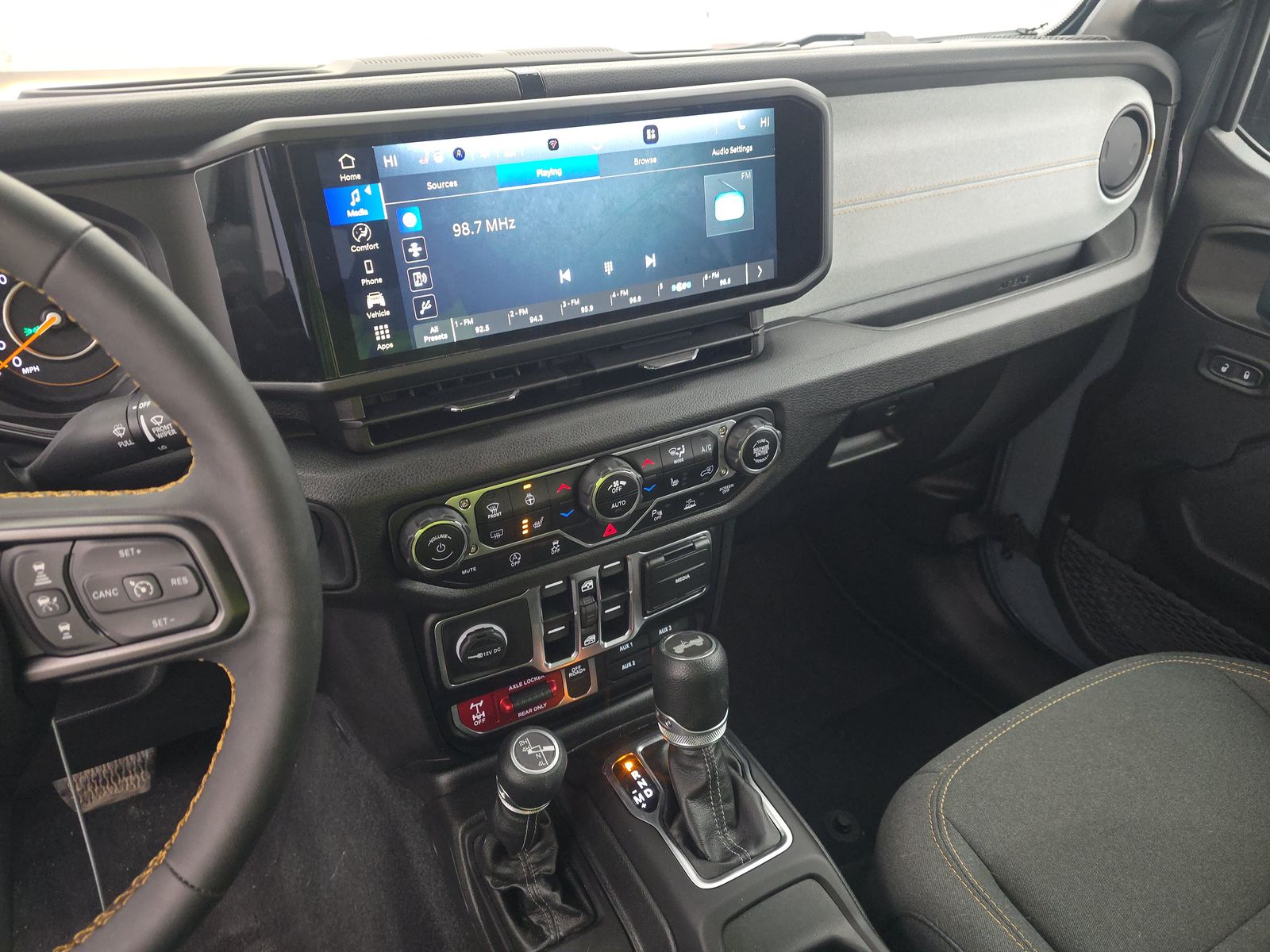 2024 Jeep Wrangler Willys AWD