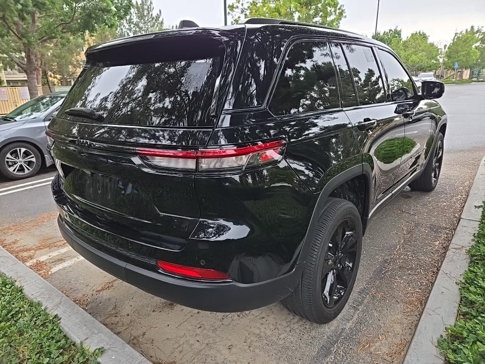 2023 Jeep Grand Cherokee Altitude AWD