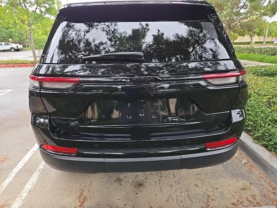 2023 Jeep Grand Cherokee Altitude AWD