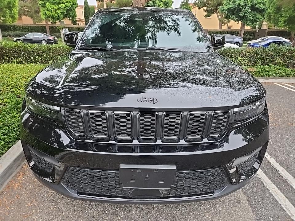 2023 Jeep Grand Cherokee Altitude AWD