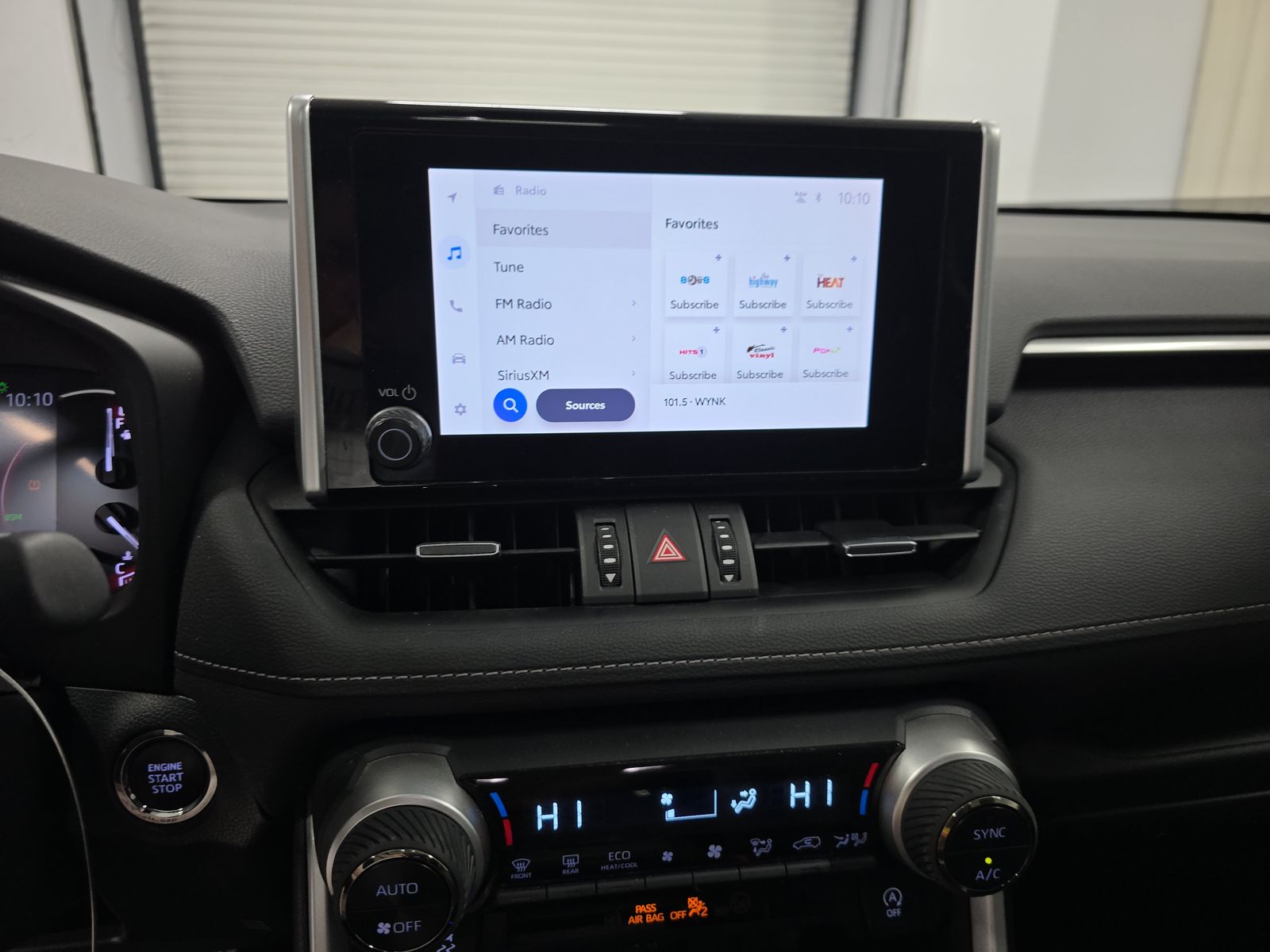 2024 Toyota RAV4 XLE Premium FWD