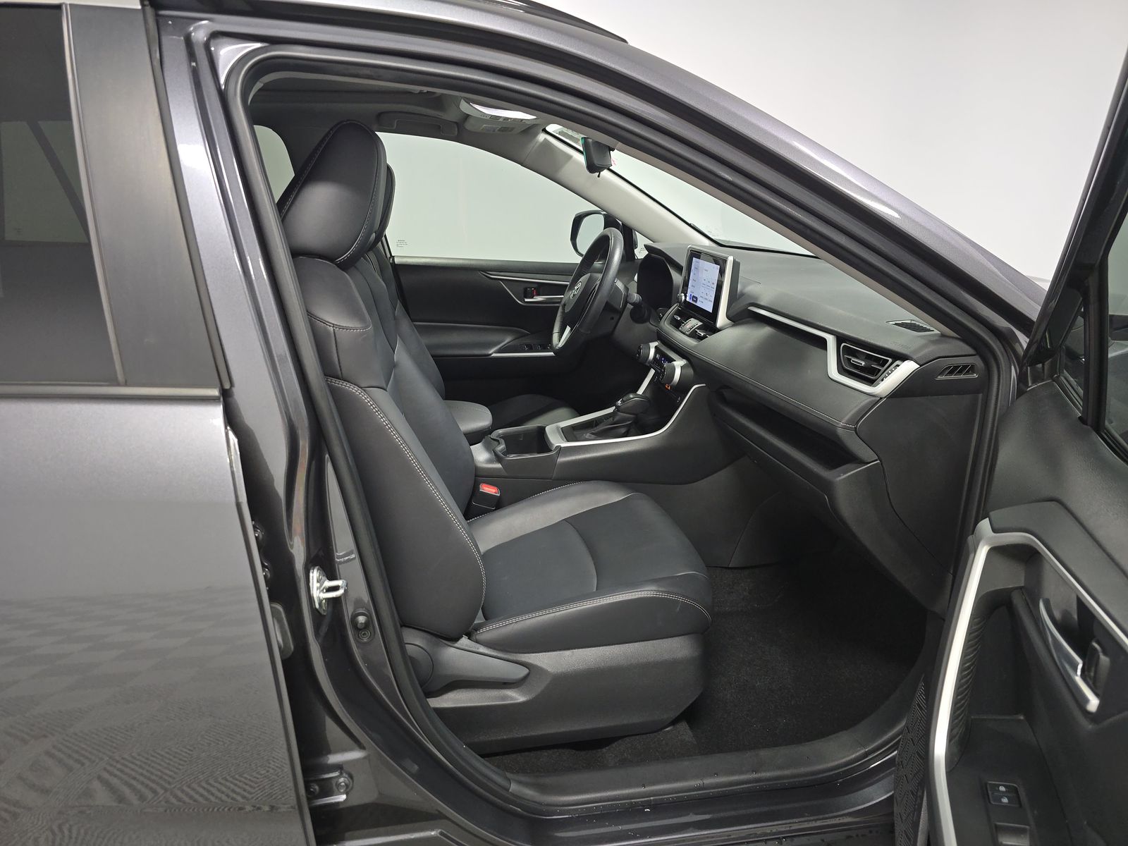 2024 Toyota RAV4 XLE Premium FWD