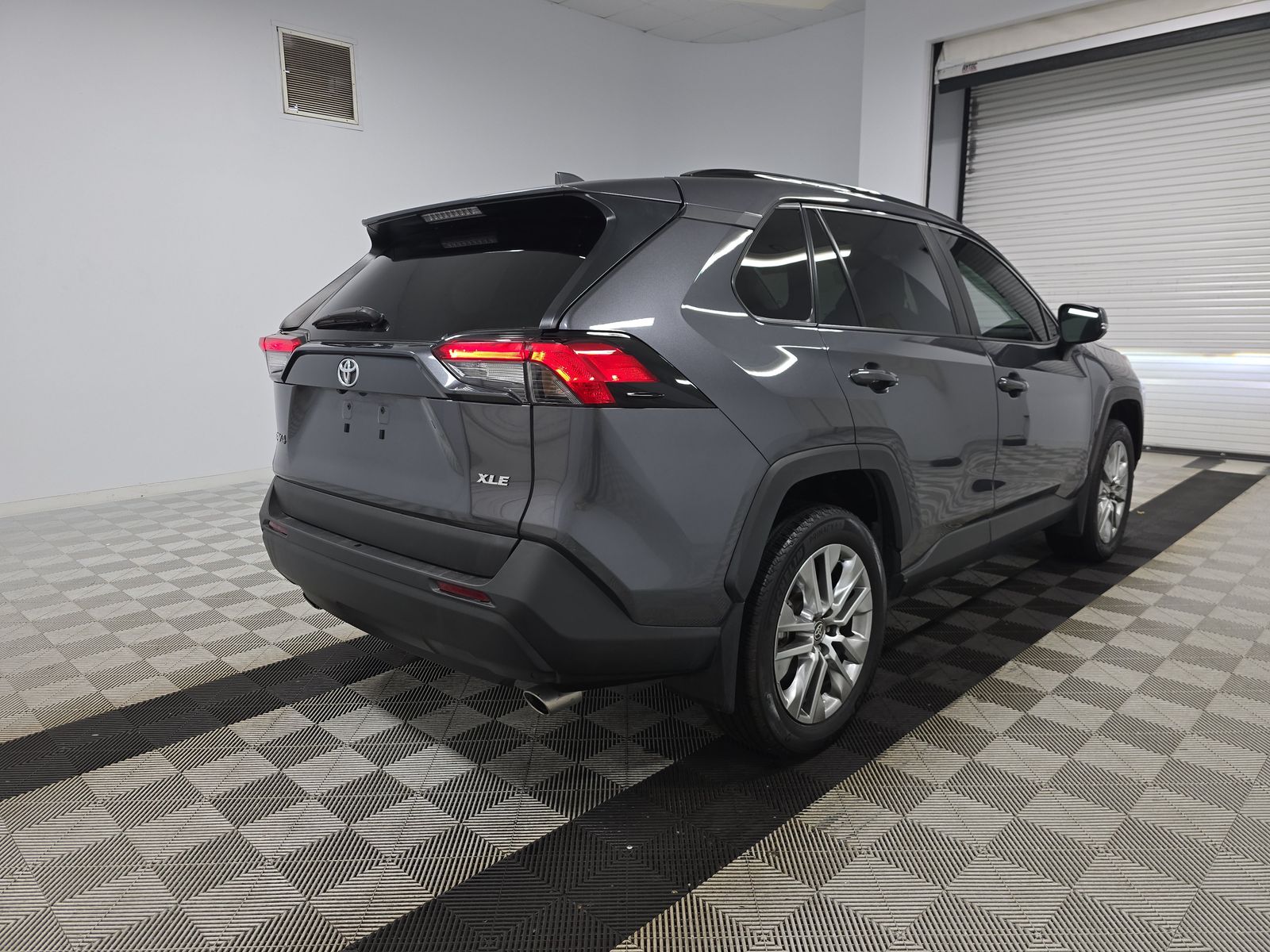 2024 Toyota RAV4 XLE Premium FWD