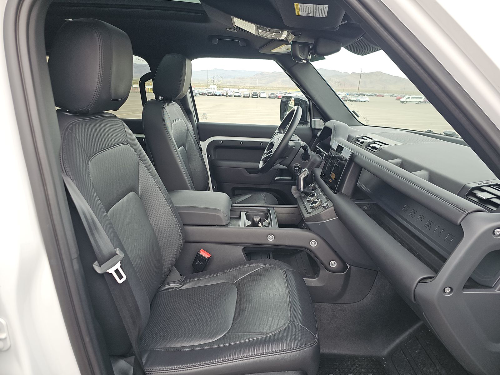 2024 Land Rover Defender 130 X-Dynamic SE AWD